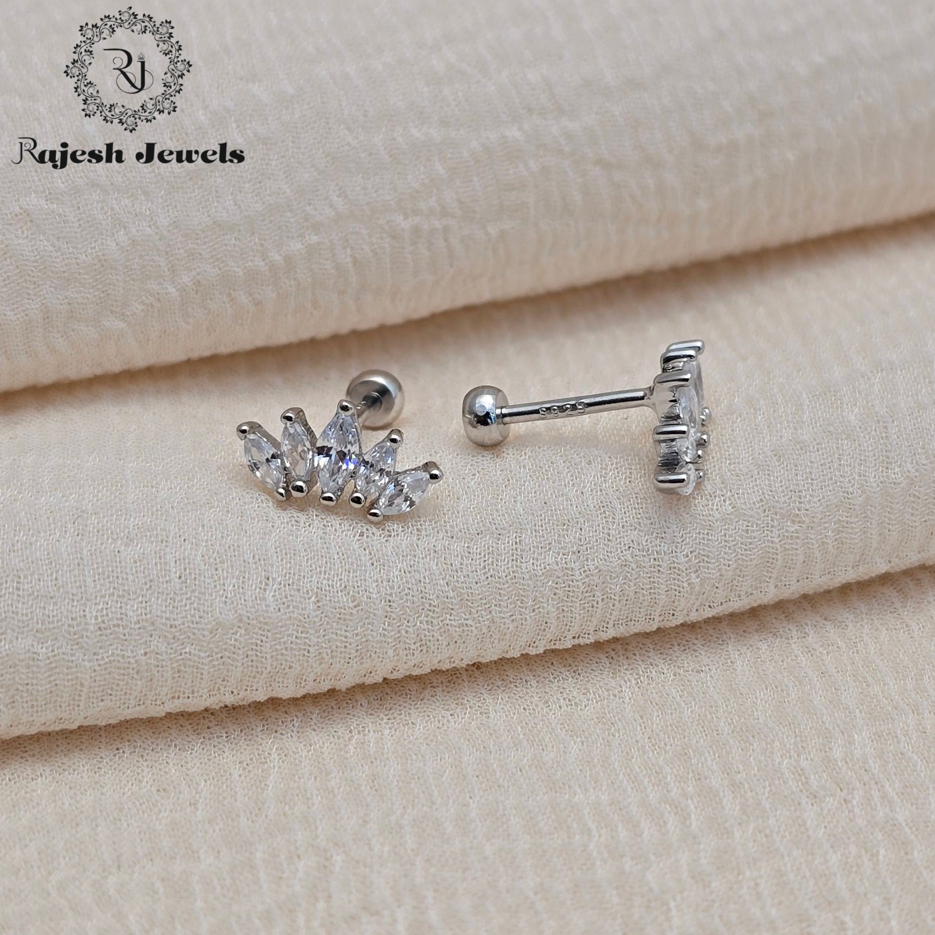 Fabulous Minimalistic Stud Earrings