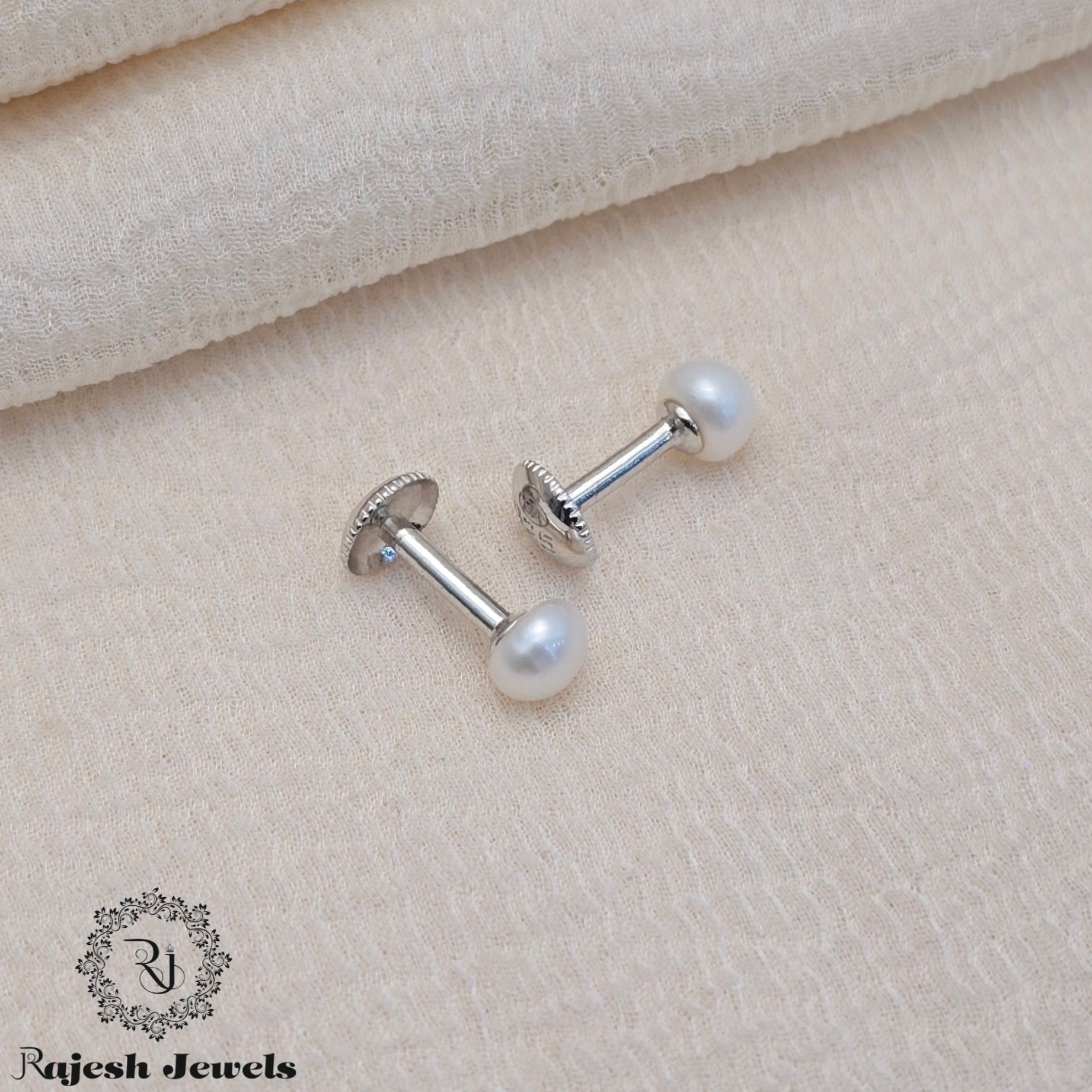Wondrous Silver South Screw Stud Earrings