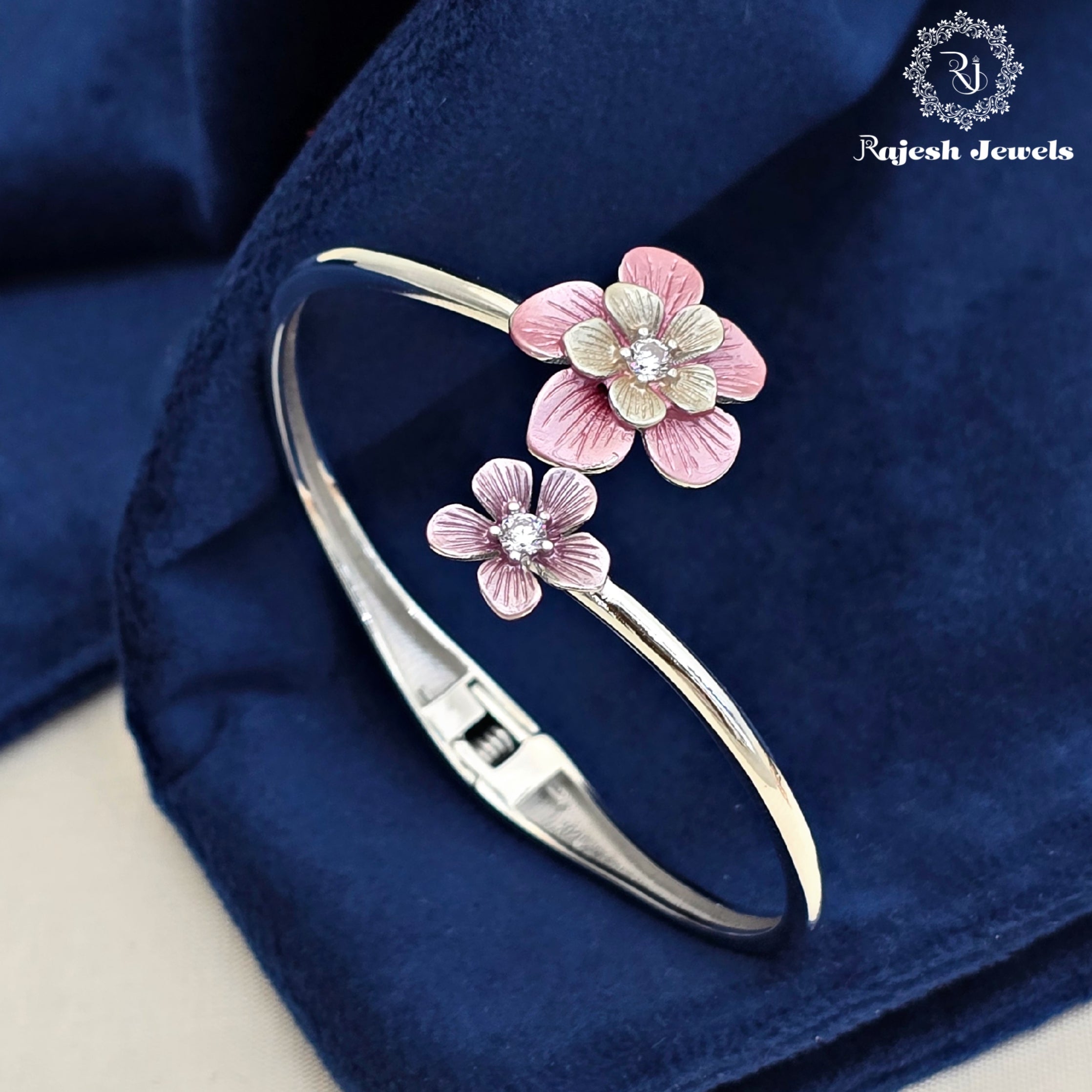Blossomy Cz Hand Kada