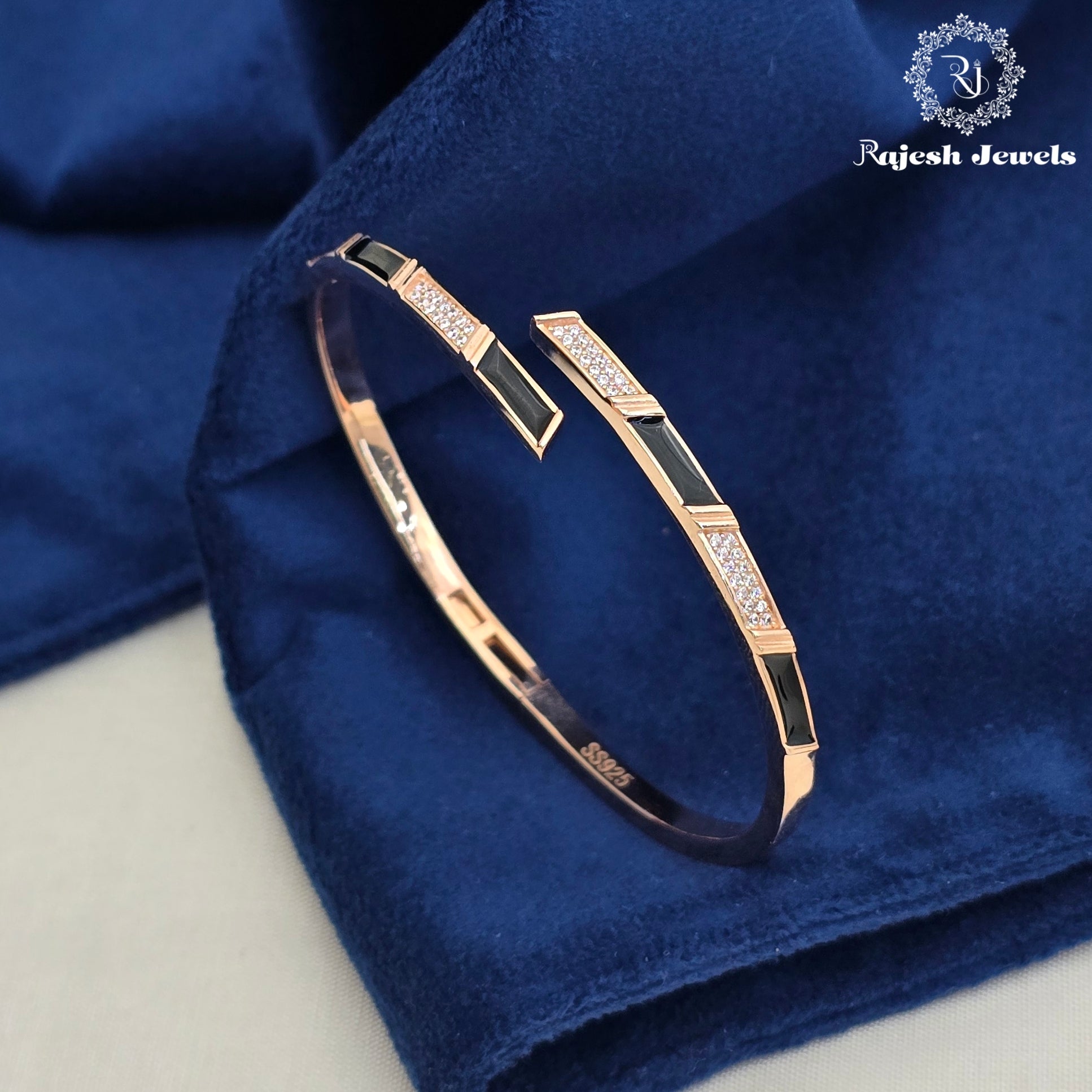 Splendid Cz Rosegold Hand Kada