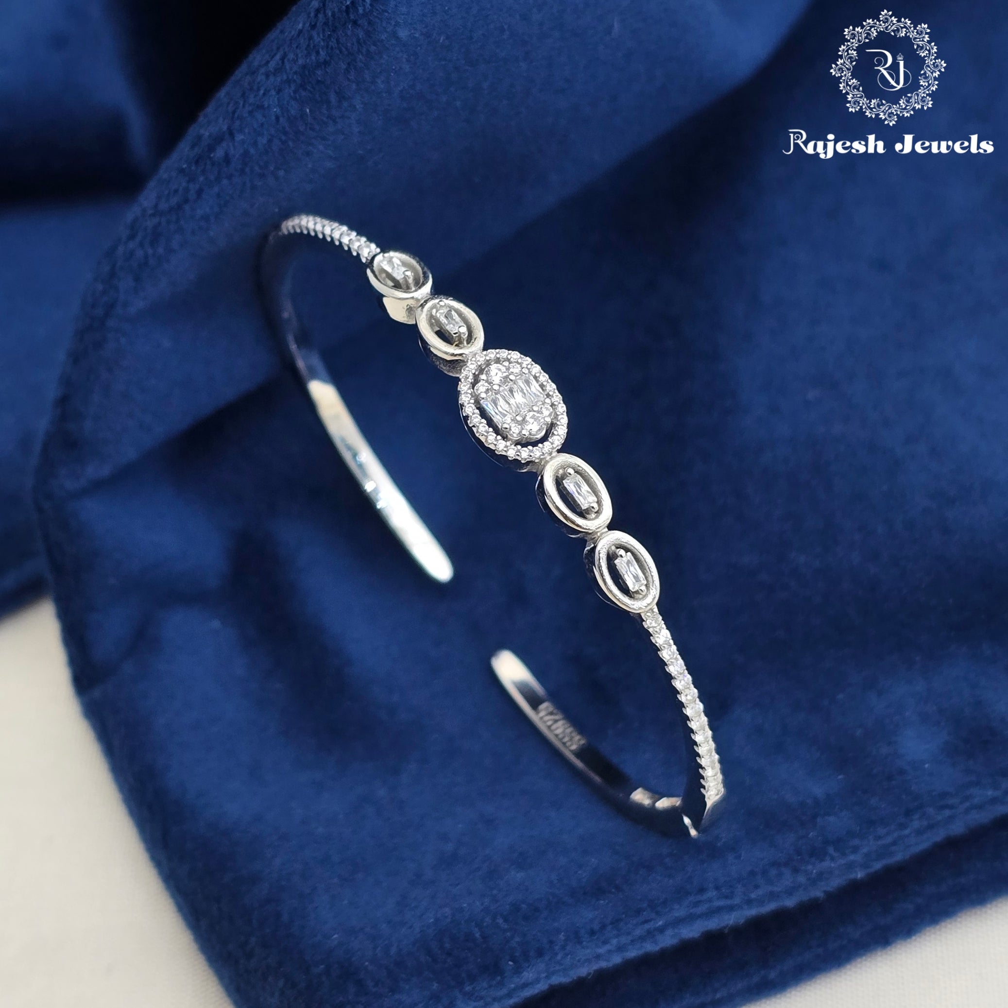 Hypnotic Cz Hand Kada