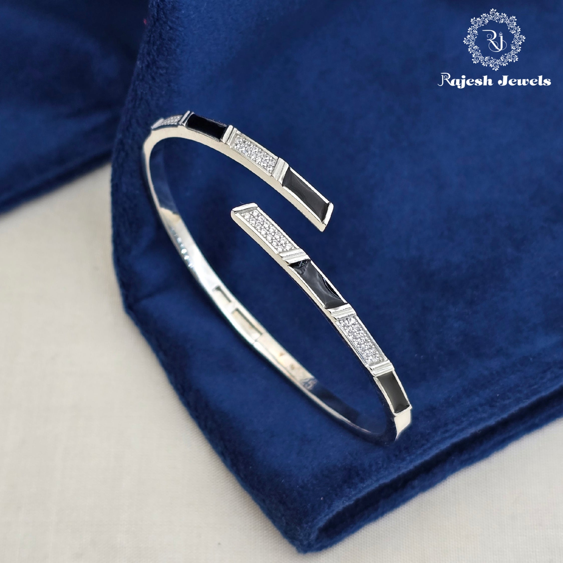 Attractive Cz Openable Hand Kada