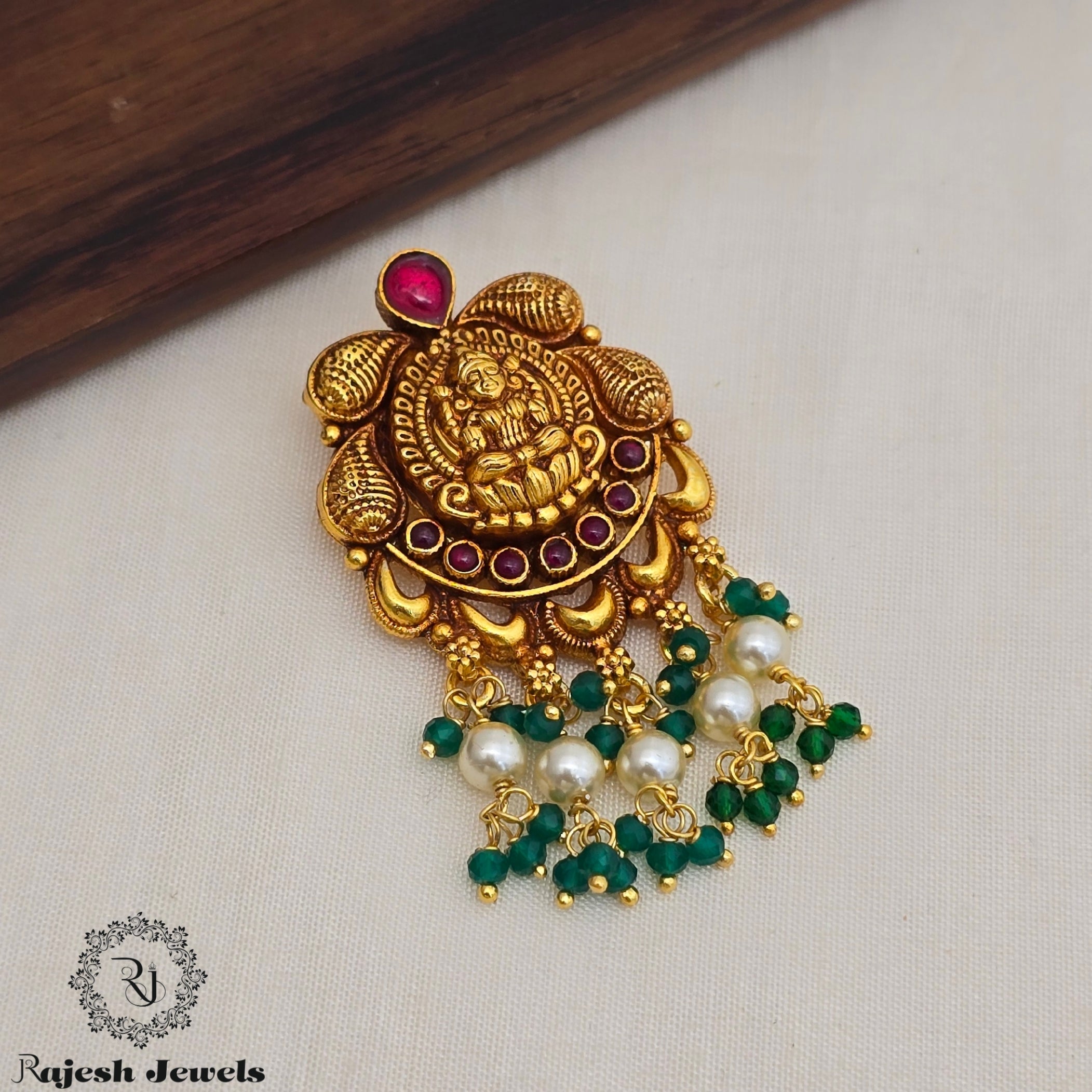Elegant Antique Finish Green Drops Pendant