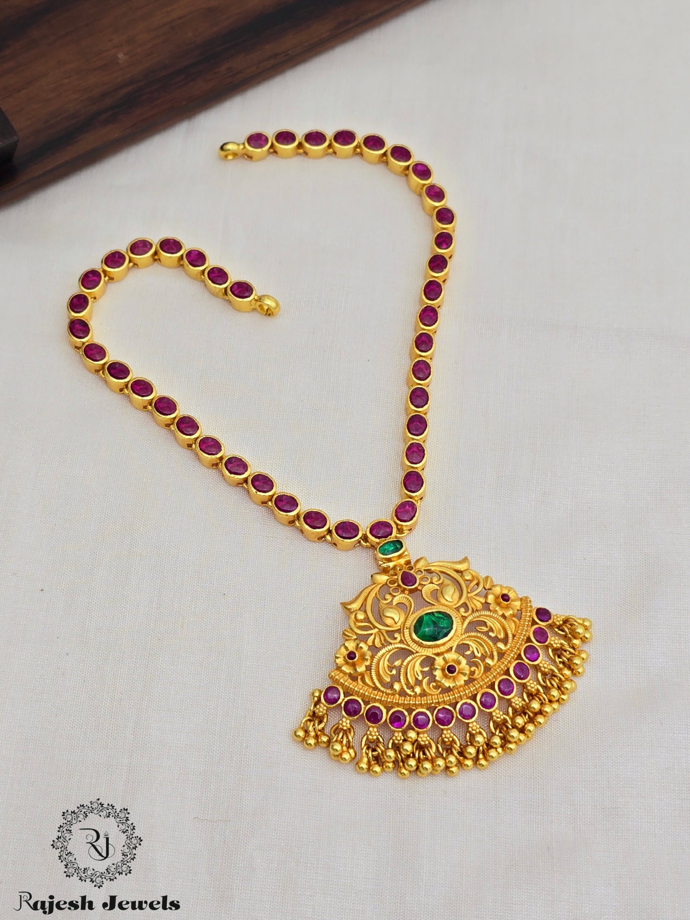 Elegant Kemp Stone Silver Gold Plated Necklace