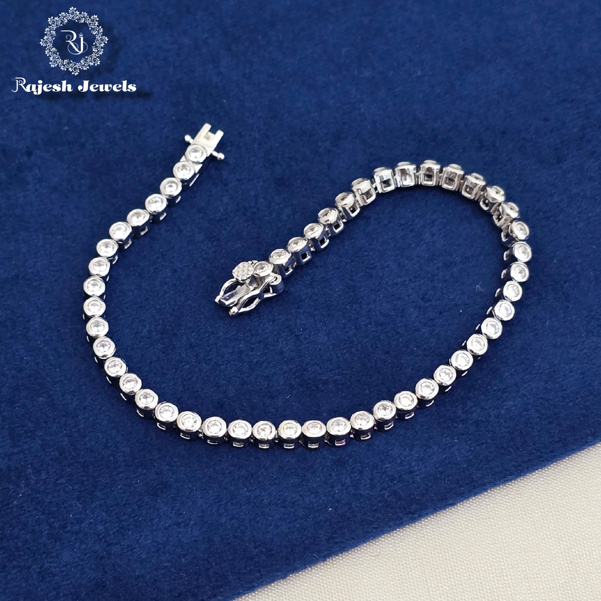 Outstanding Cz Silver Ladies Bracelet