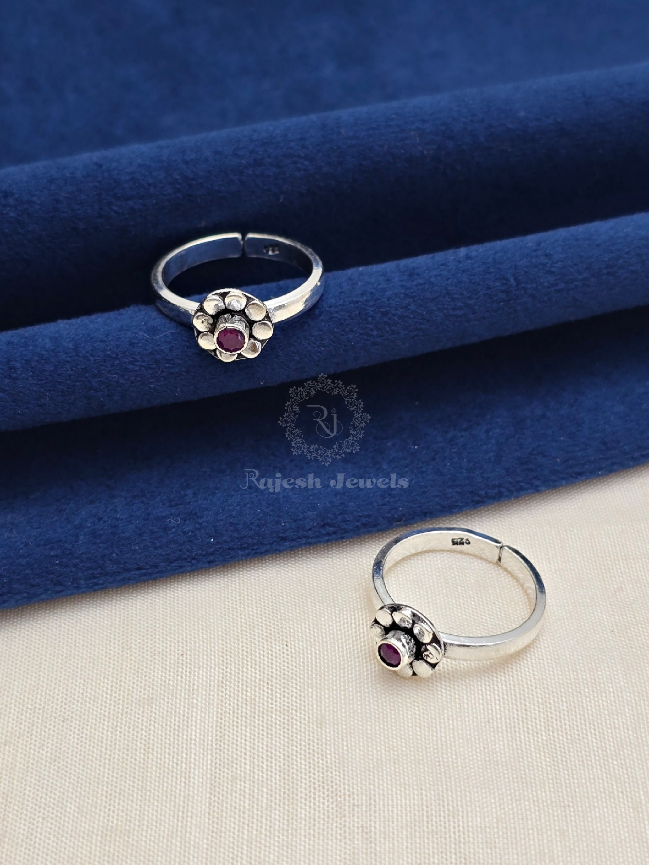 Striking Single Stone Adjustable Toerings