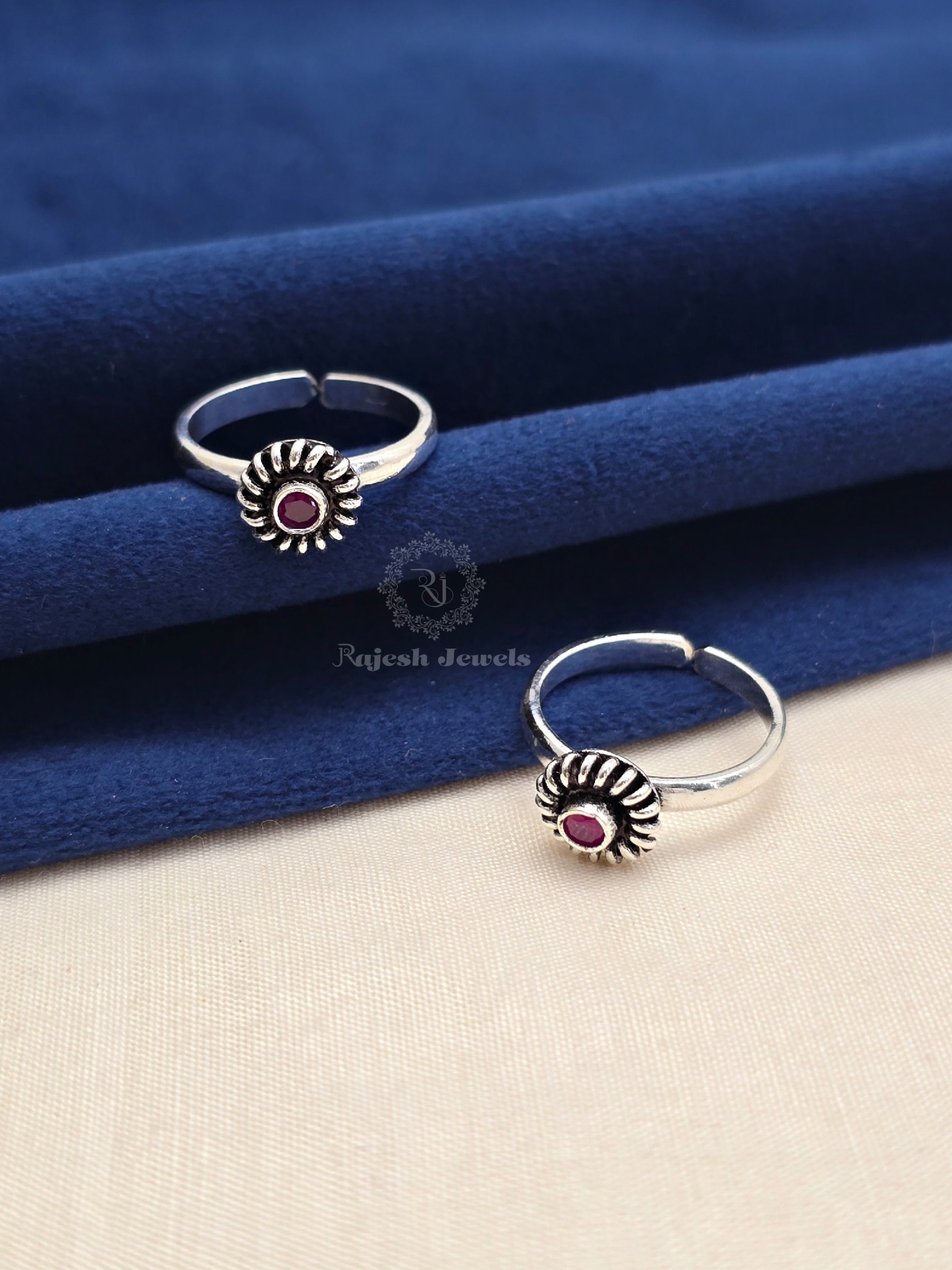 Impressive Cutsone Toerings