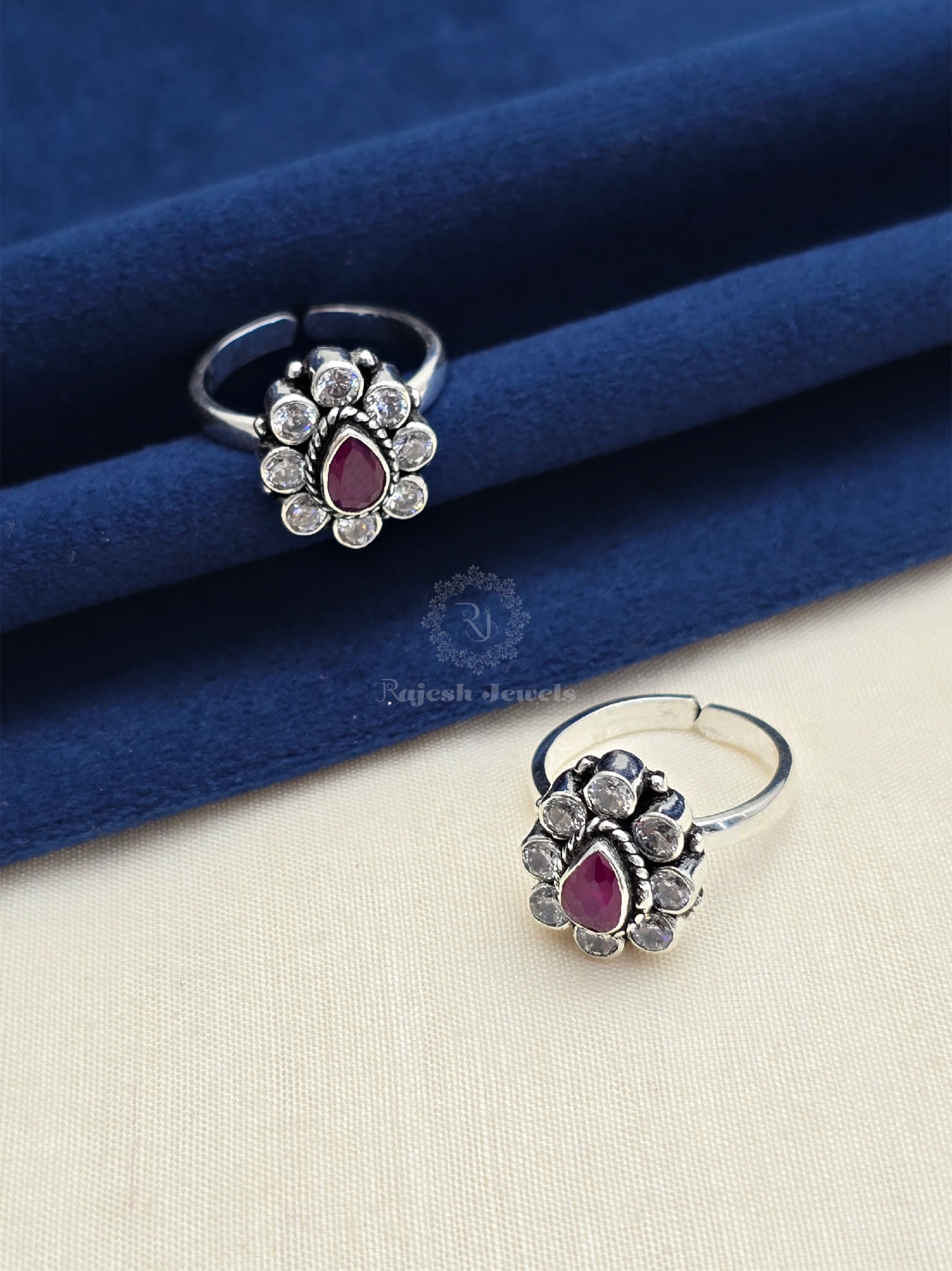 Vibrant Cutsone Adjustable Toerings