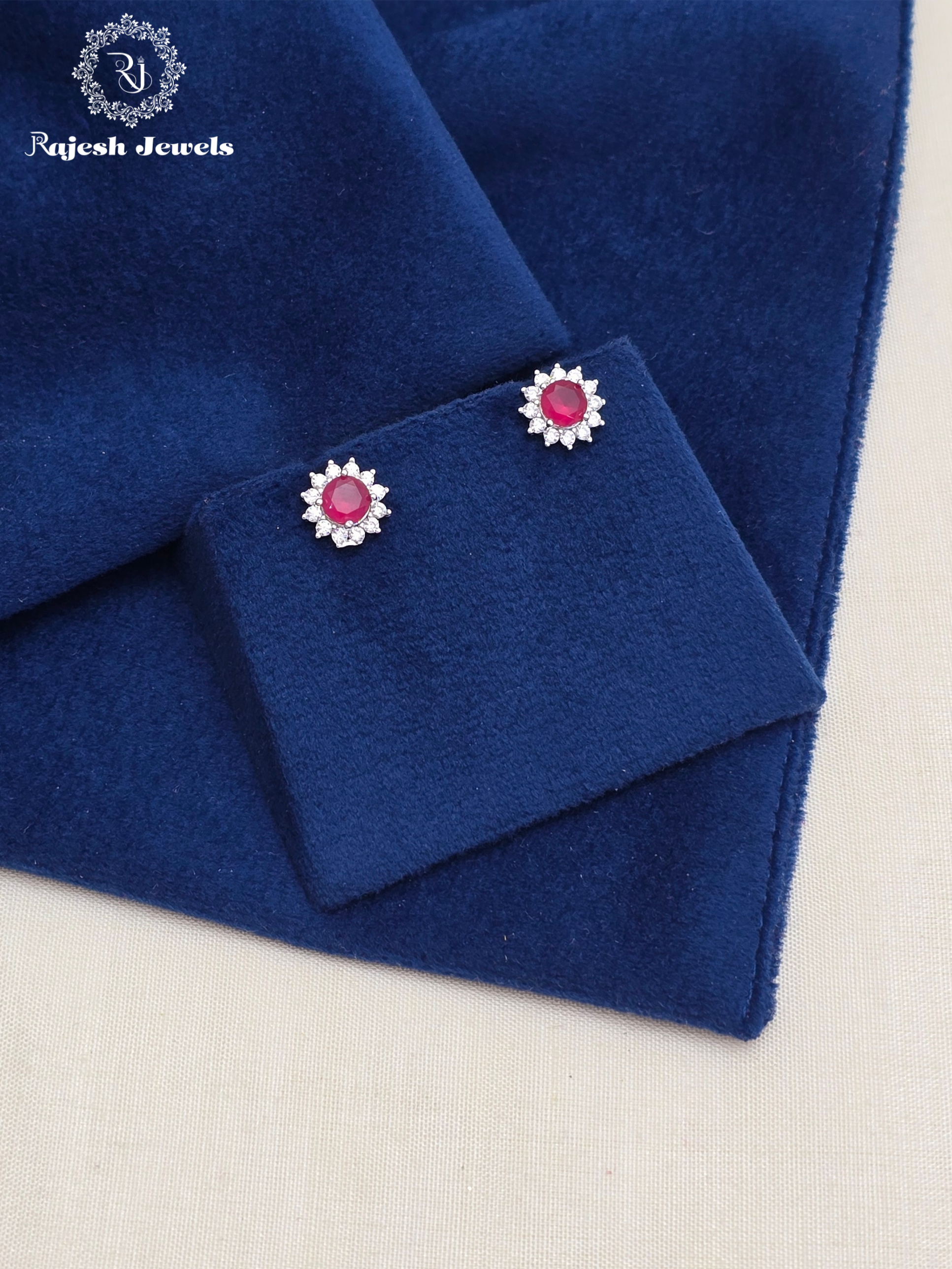 Sunflower Minimalistic South Screw Studs
