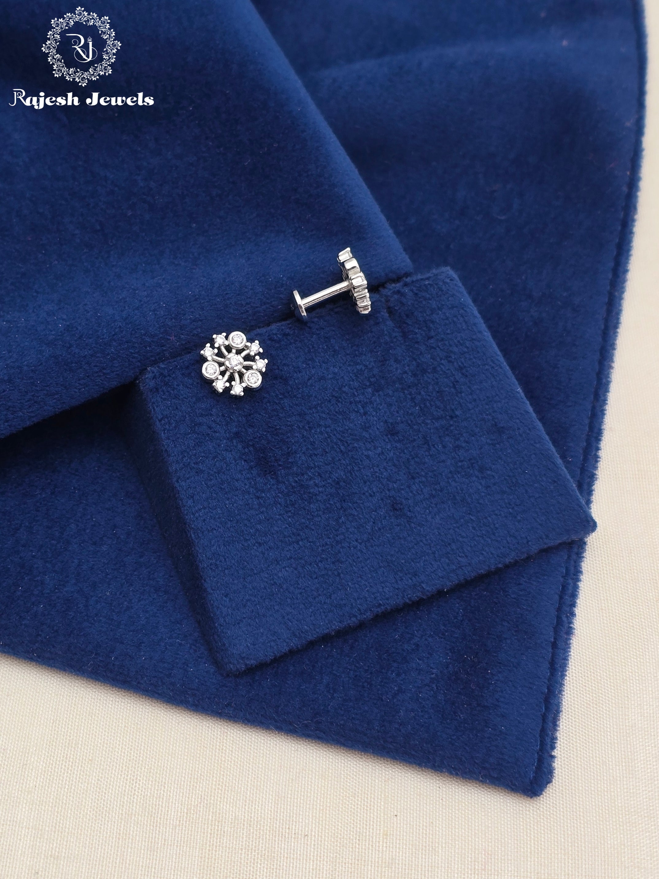 Fabulent Minimalistic Stud Earrings
