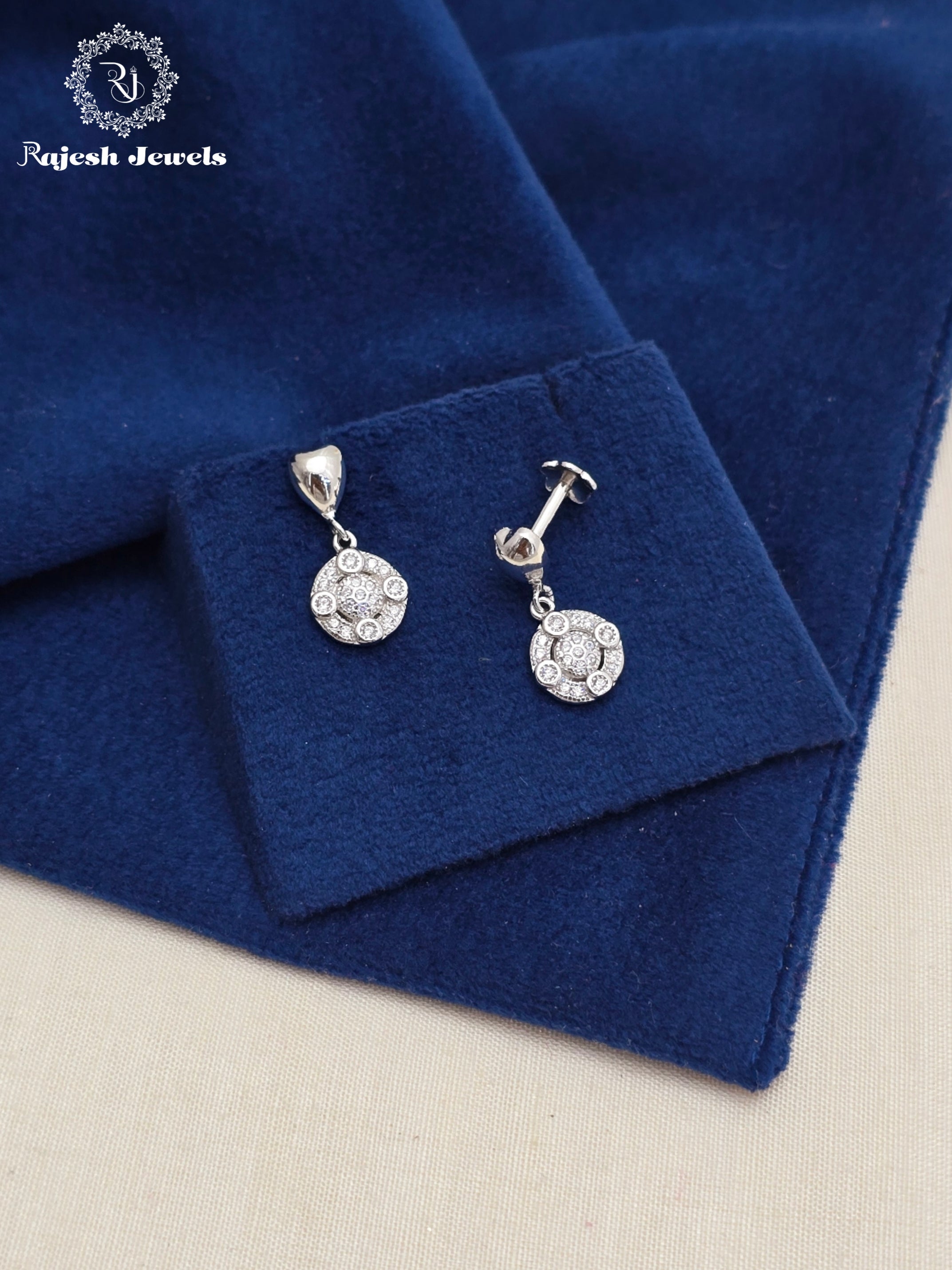 Ravishing Minimalistic Hanging Earrings