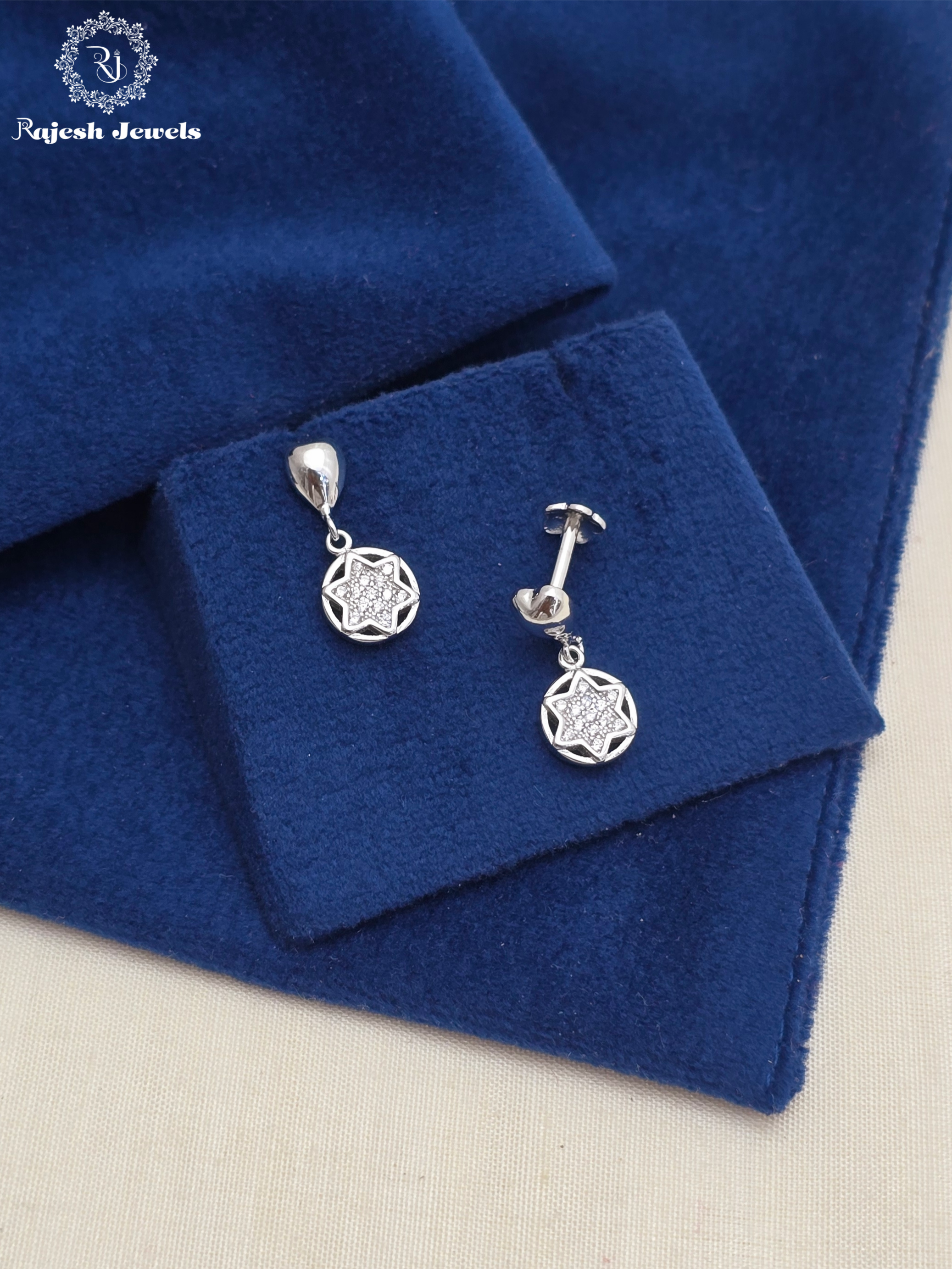 Graceful Minimalistic Hanging Earrings