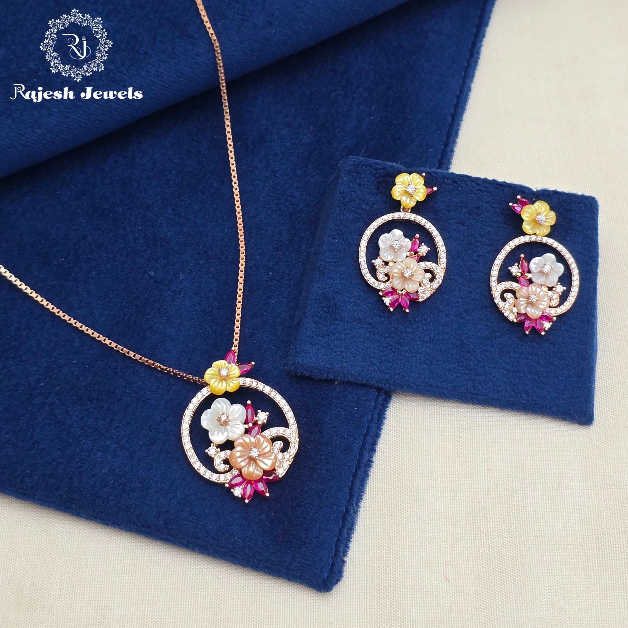 Wonderful Rosegold Neckpiece With Earrings