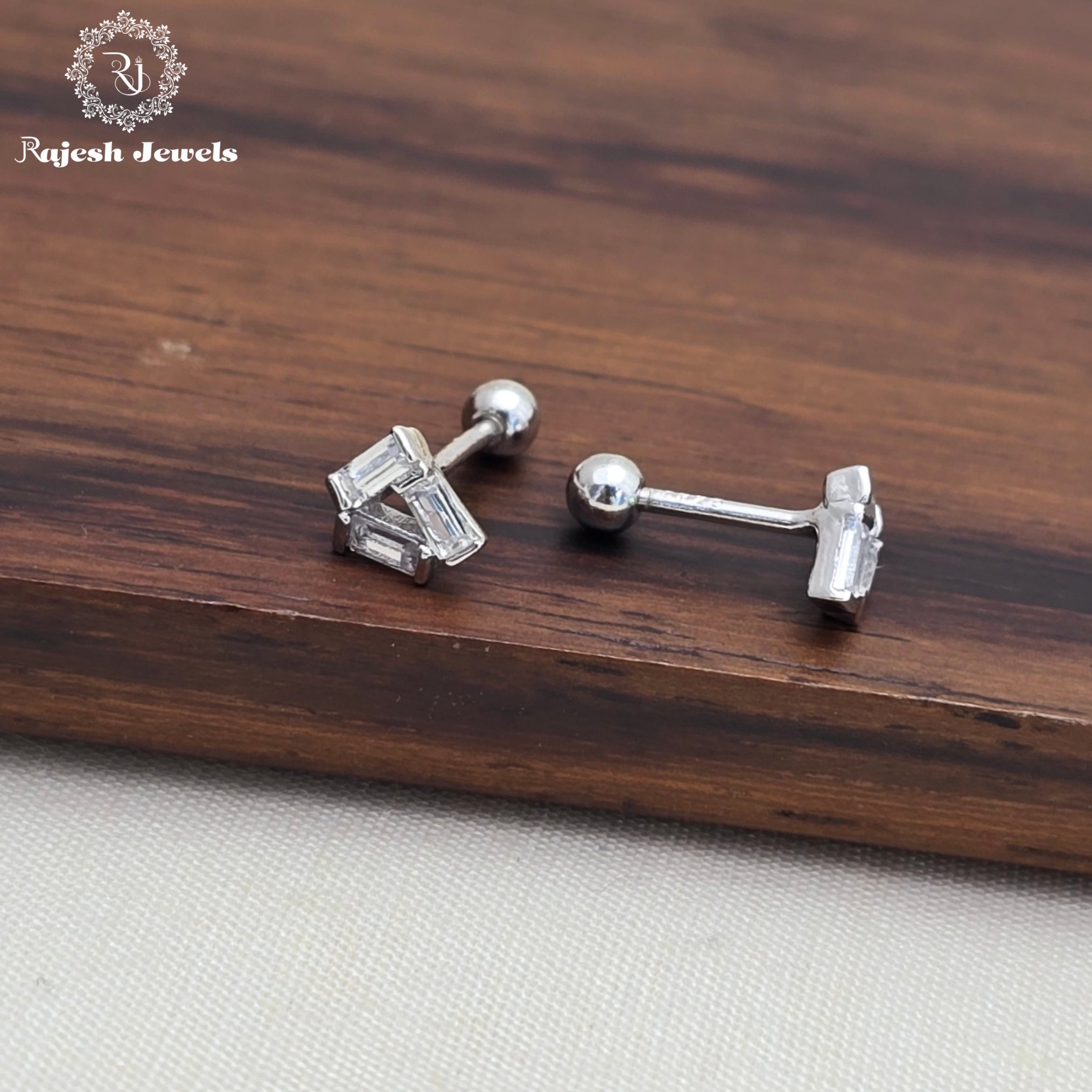 Mesmerizing Cz Second stud