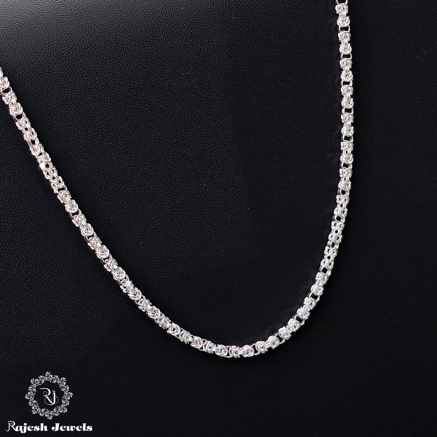Superlative Interlinked Sterling Silver Neckchain