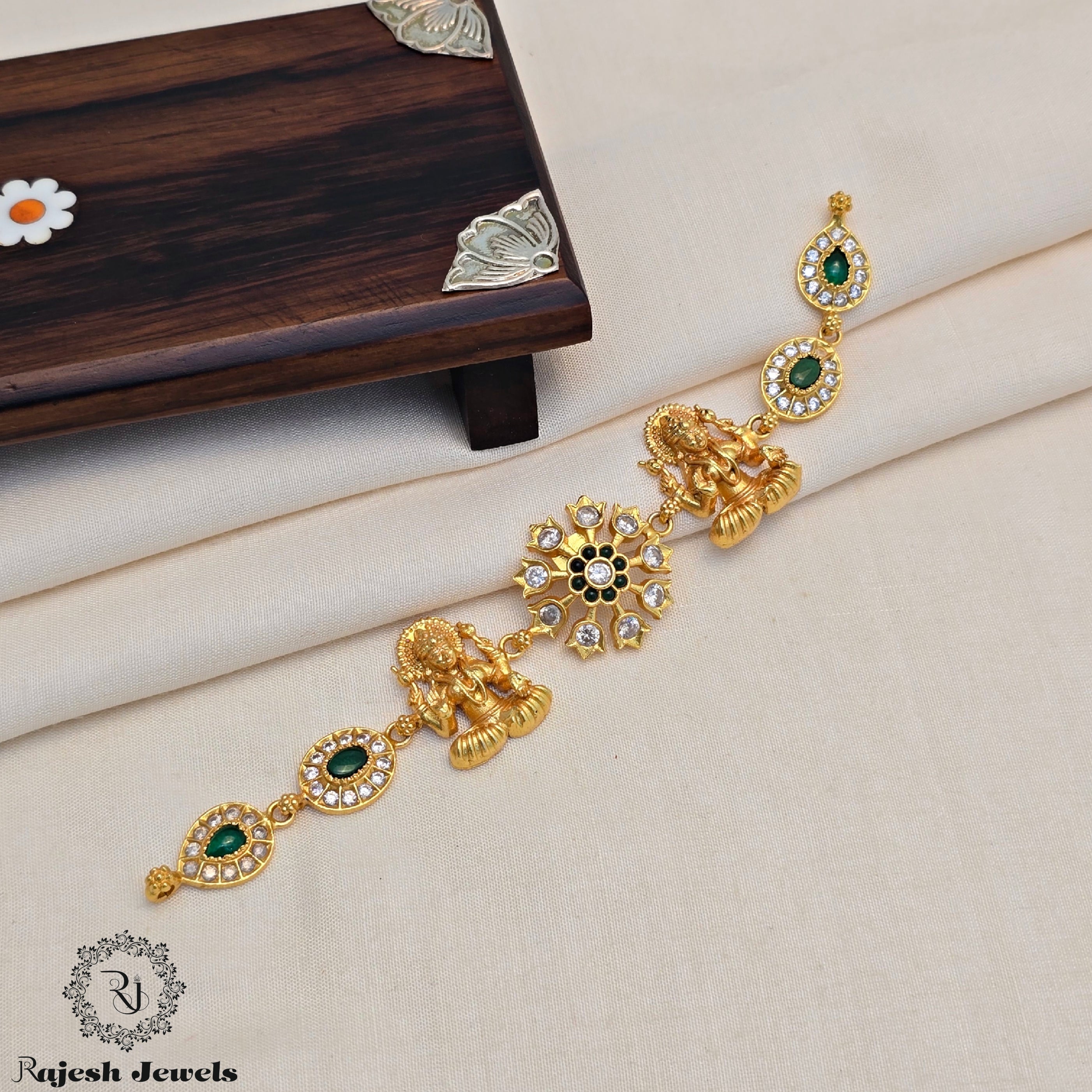 Ravishing Silver Gold Polished Choker