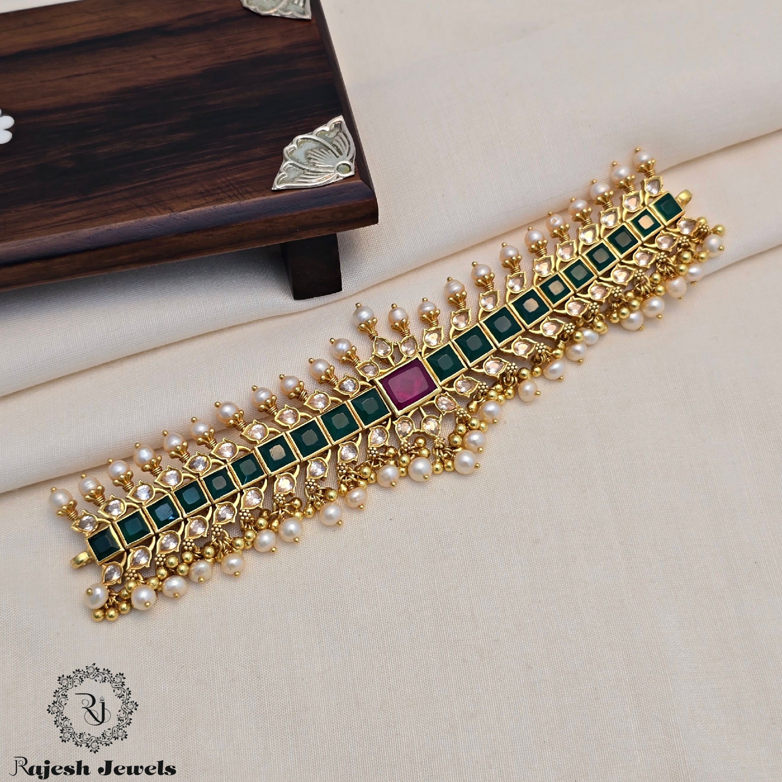 Out standing Pearl Drops Silver Gold Polished Choker