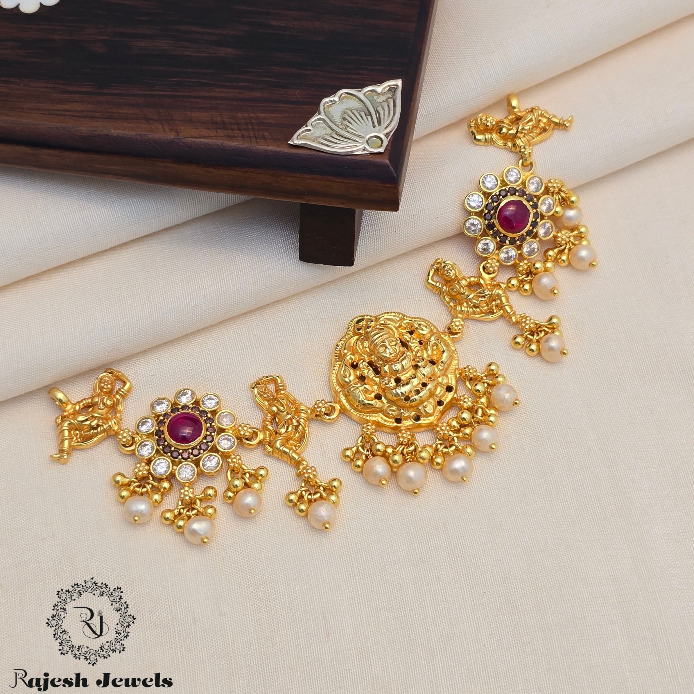 Stunning Silver Gold Polished Choker