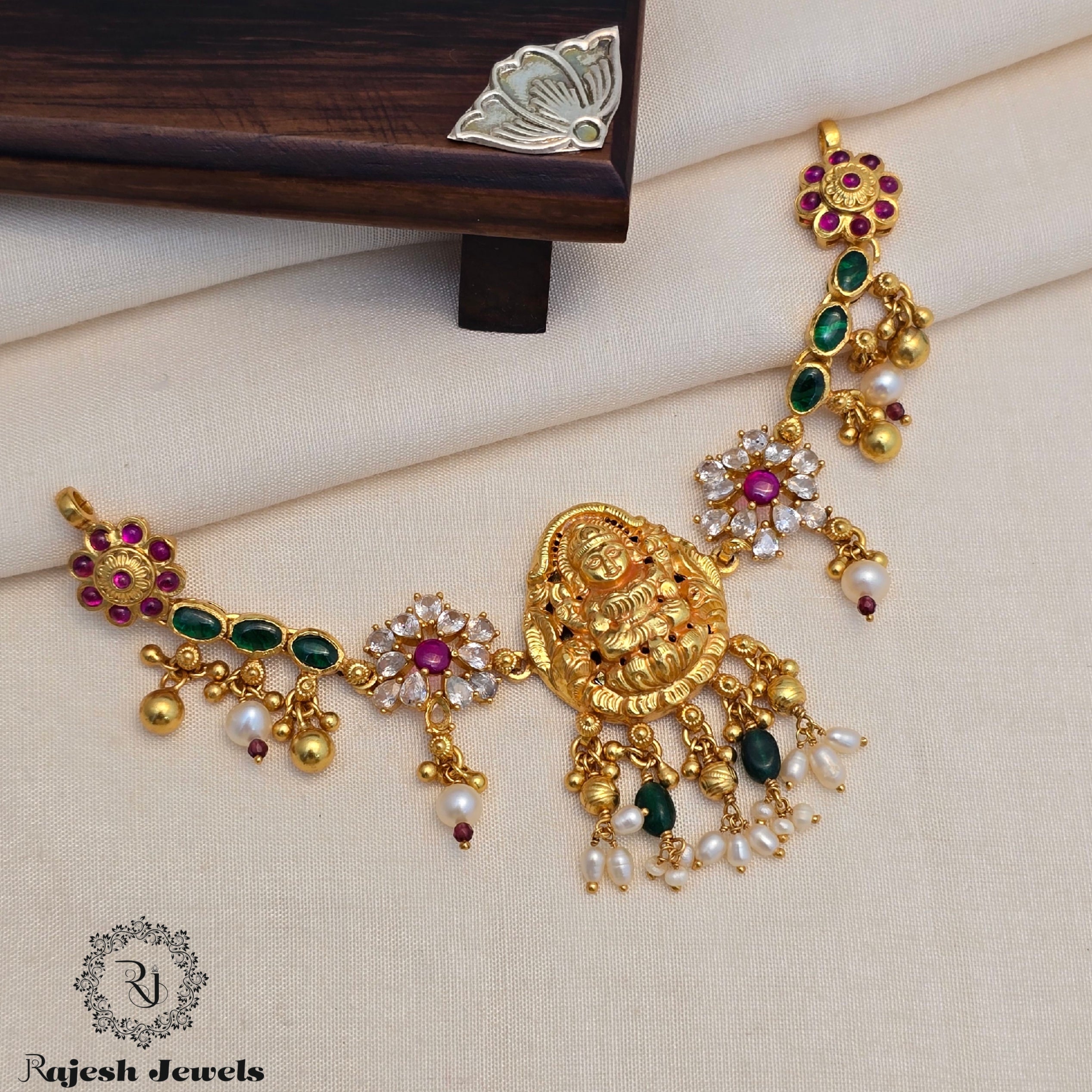 Astonishing Silver Gold Polished Choker