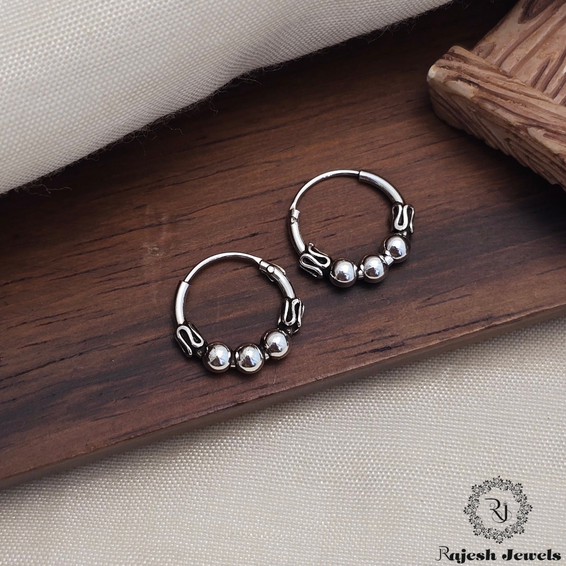 Minimalistic Silver Oxidised Bali Earrings