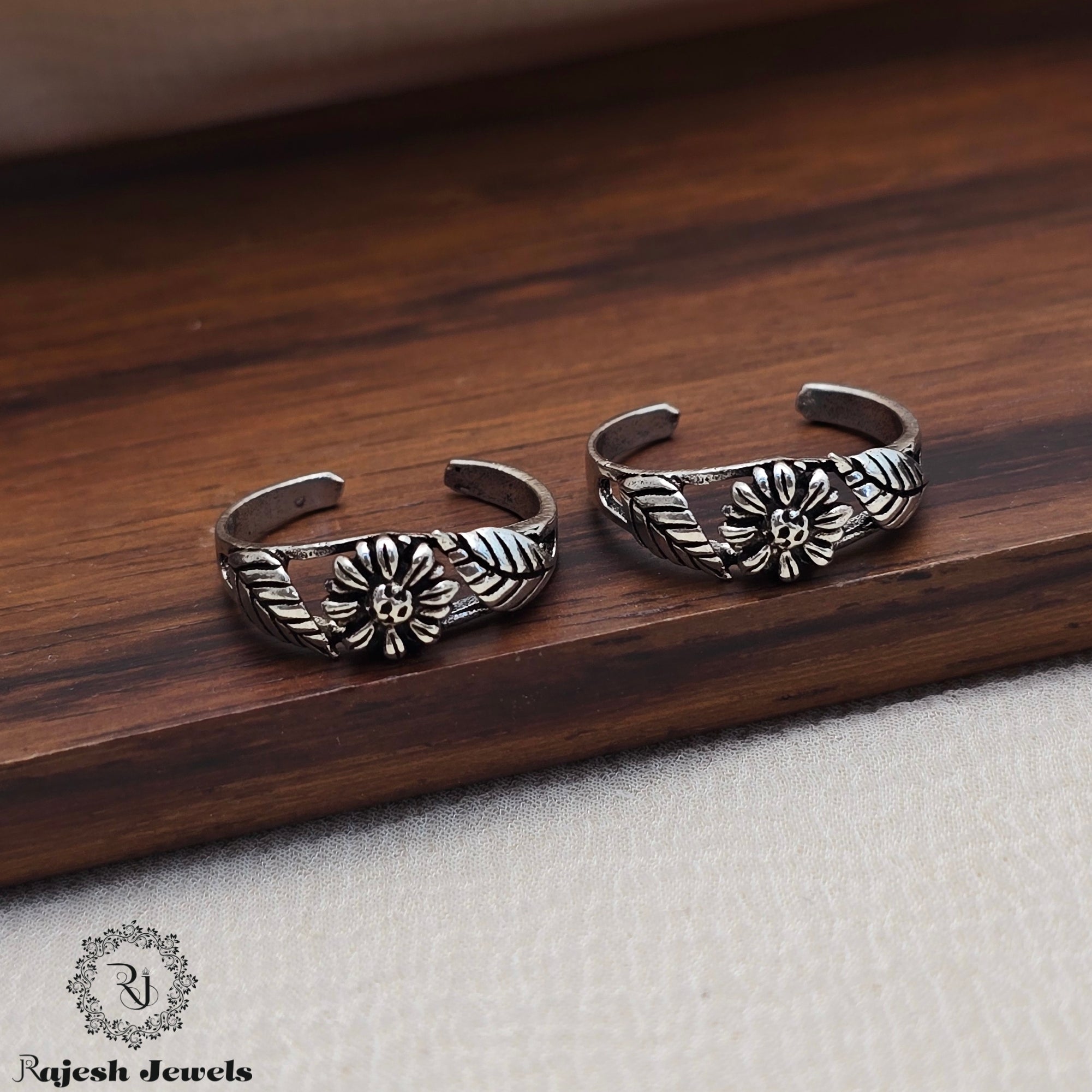 Aesthetic Silver Oxidised Toerings