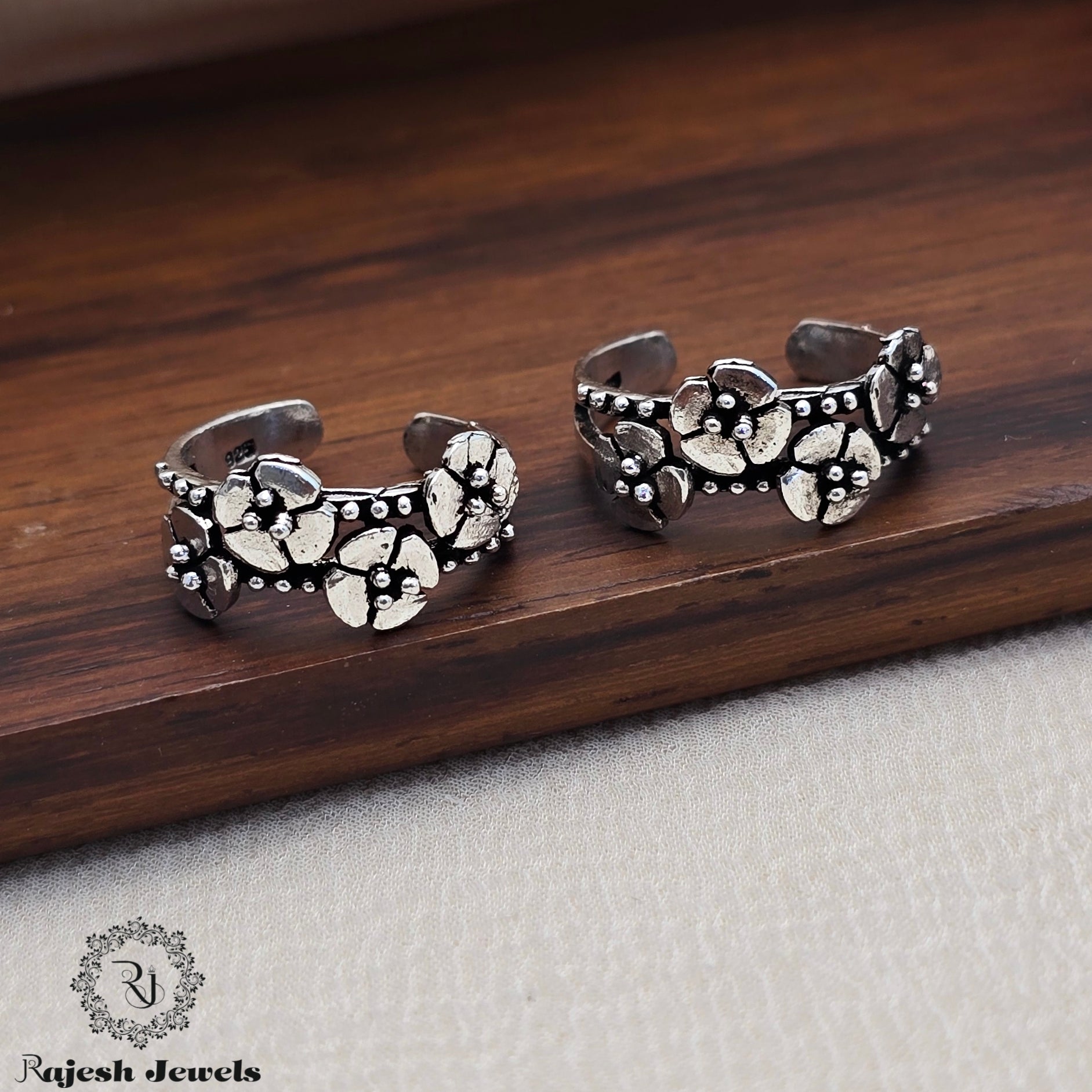 Authentic Silver Oxidised Toerings