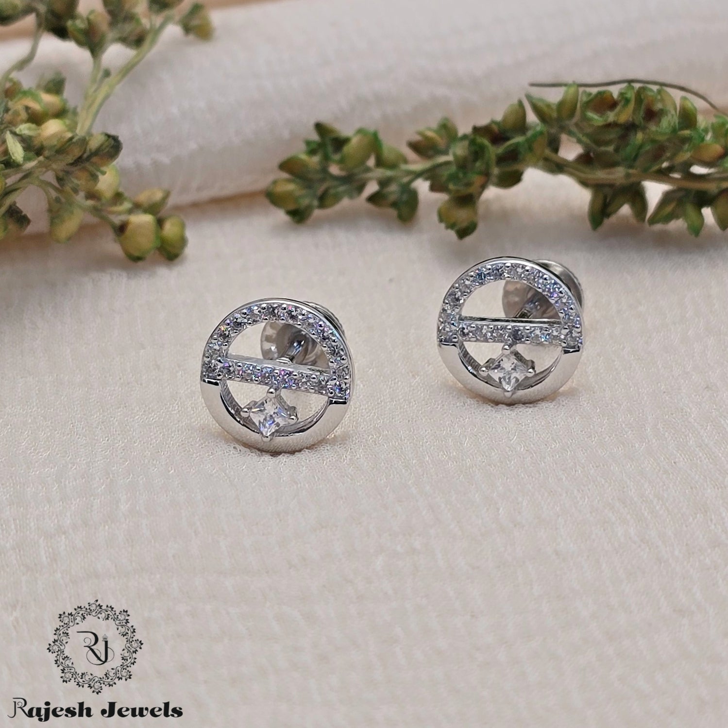 Shimmering Cz South Screw Studs Earrings