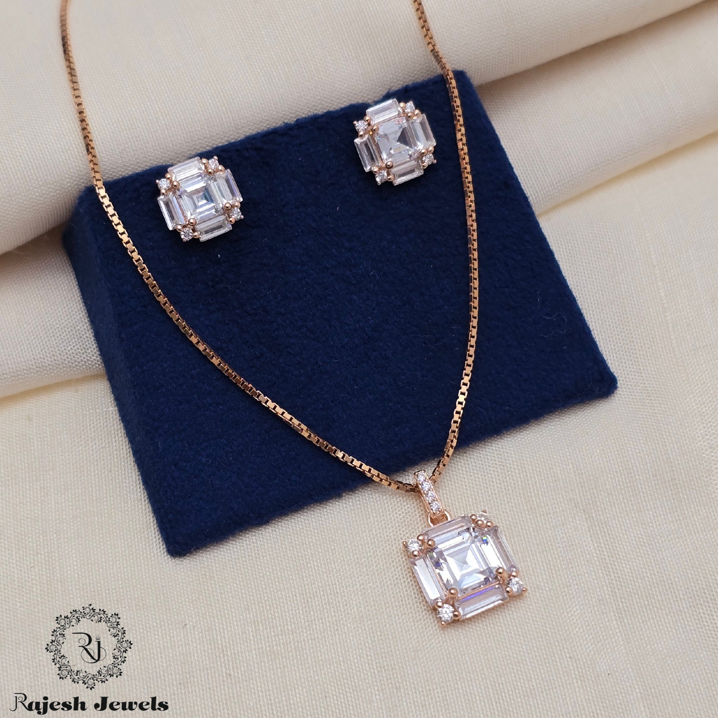 Amazing Square Cz Pendant Set