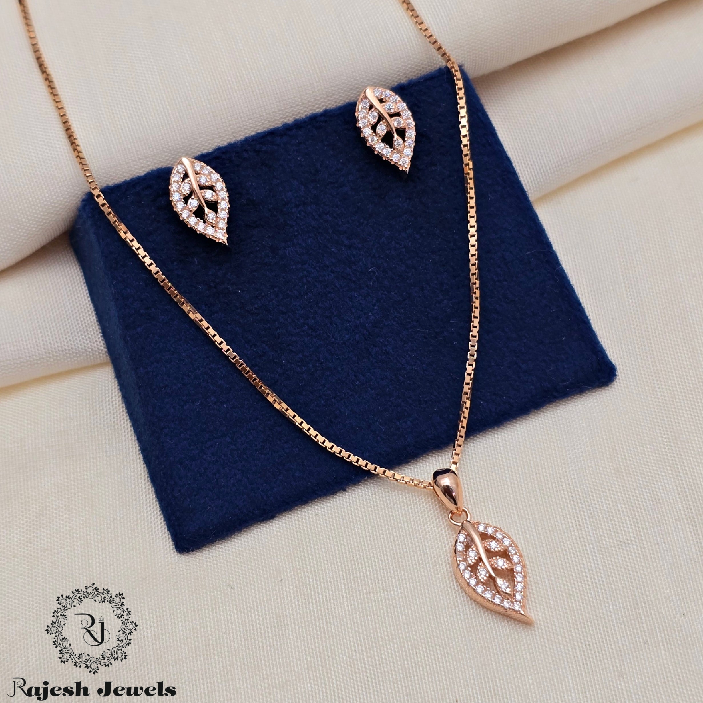 Graceful Cz Rosegold Finish Pendant Set