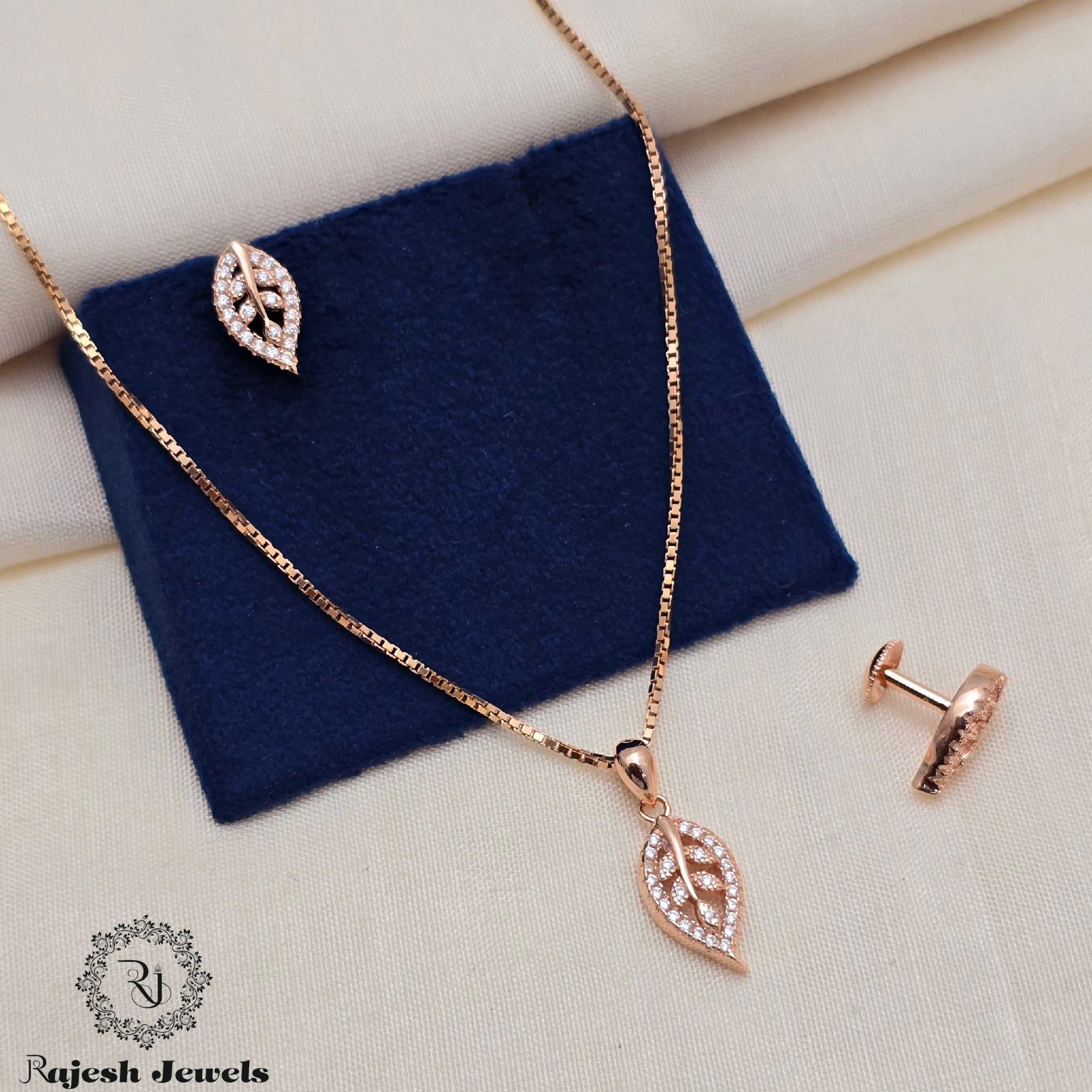 Graceful Cz Rosegold Finish Pendant Set