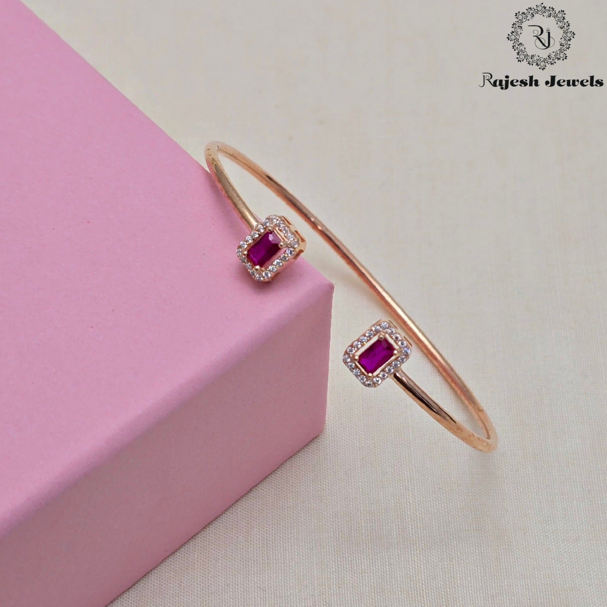Vibrant Cz Hand Flexi Bracelet
