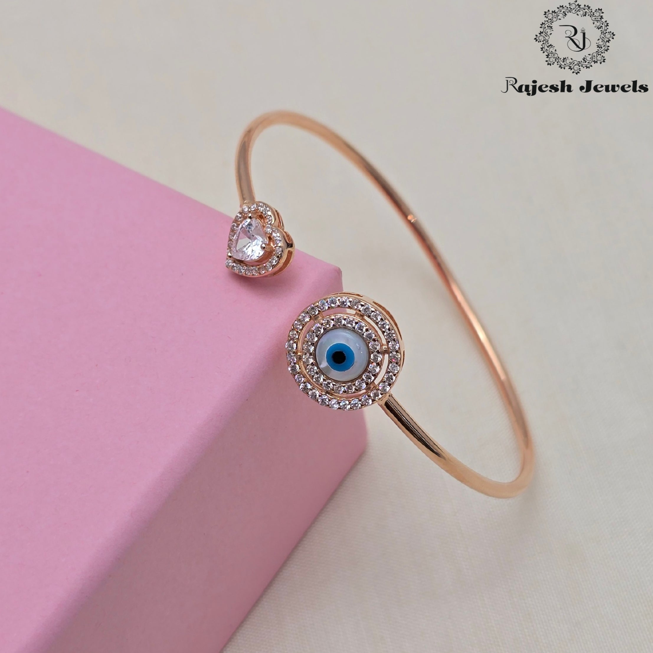 Vibrant Evil eye Flexi Hand Bracelet