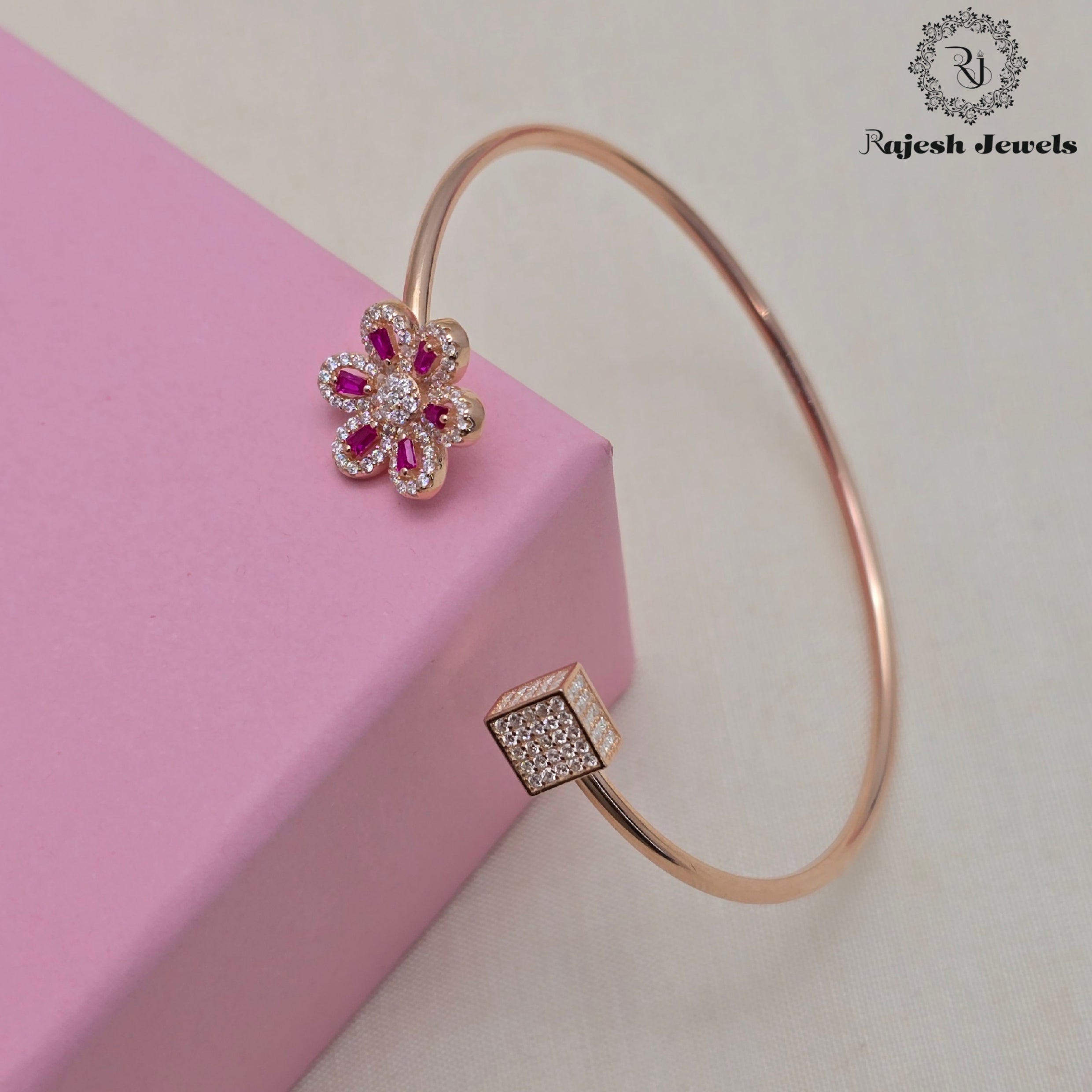 Fabulent Rosegold Flexi Hand Kada