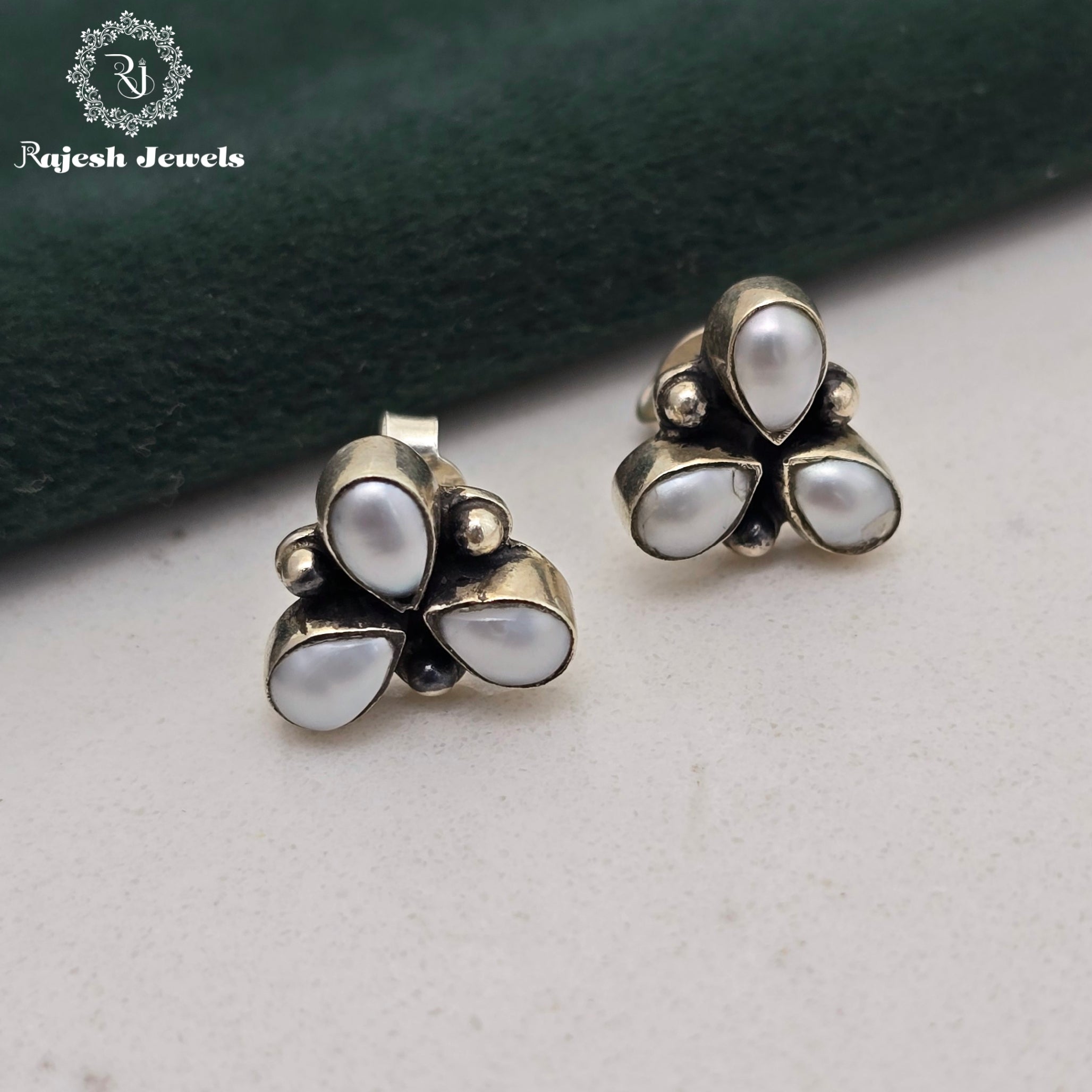 Beautiful Cutstone Stud Earrings