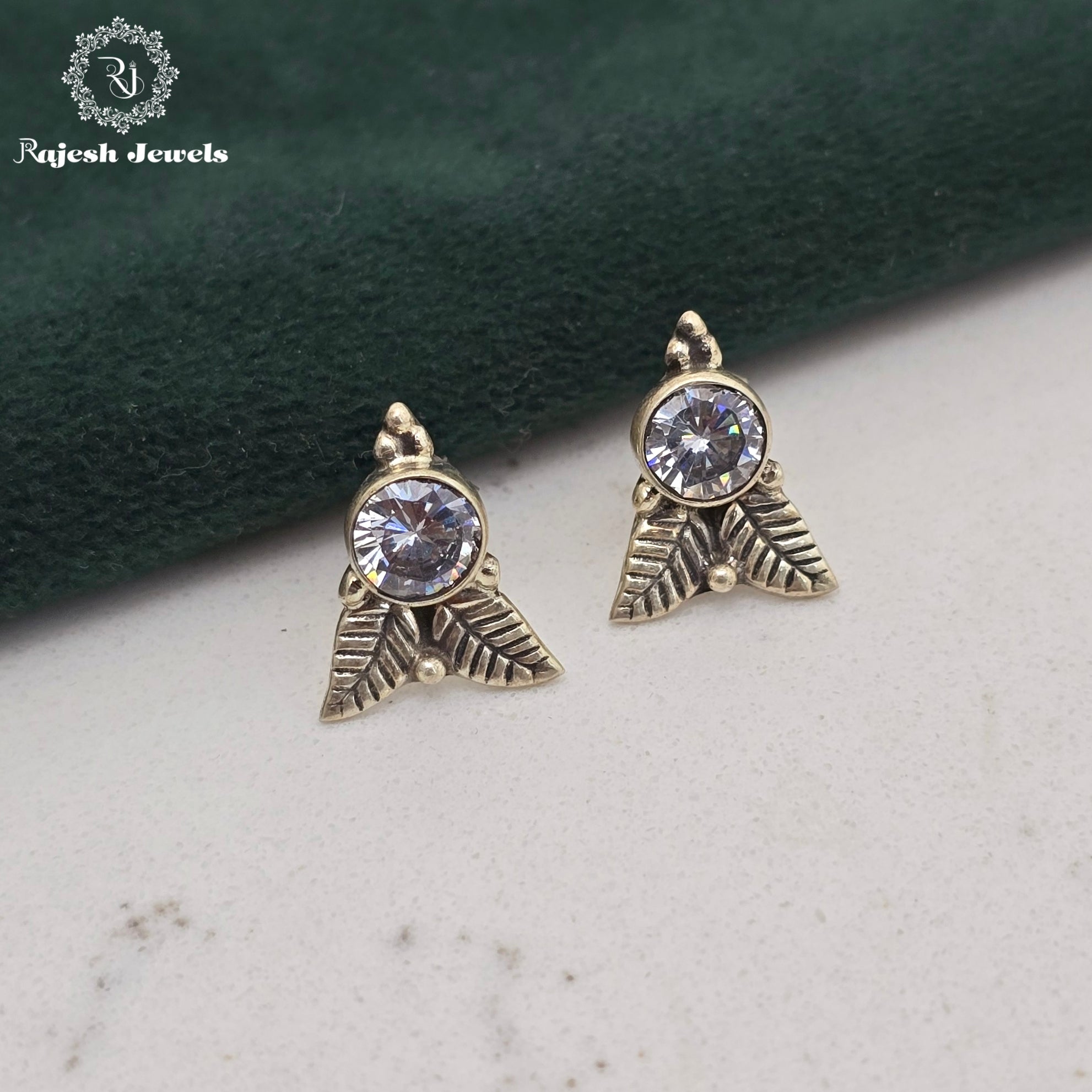 Sparkling Cutstone Stud Earrings
