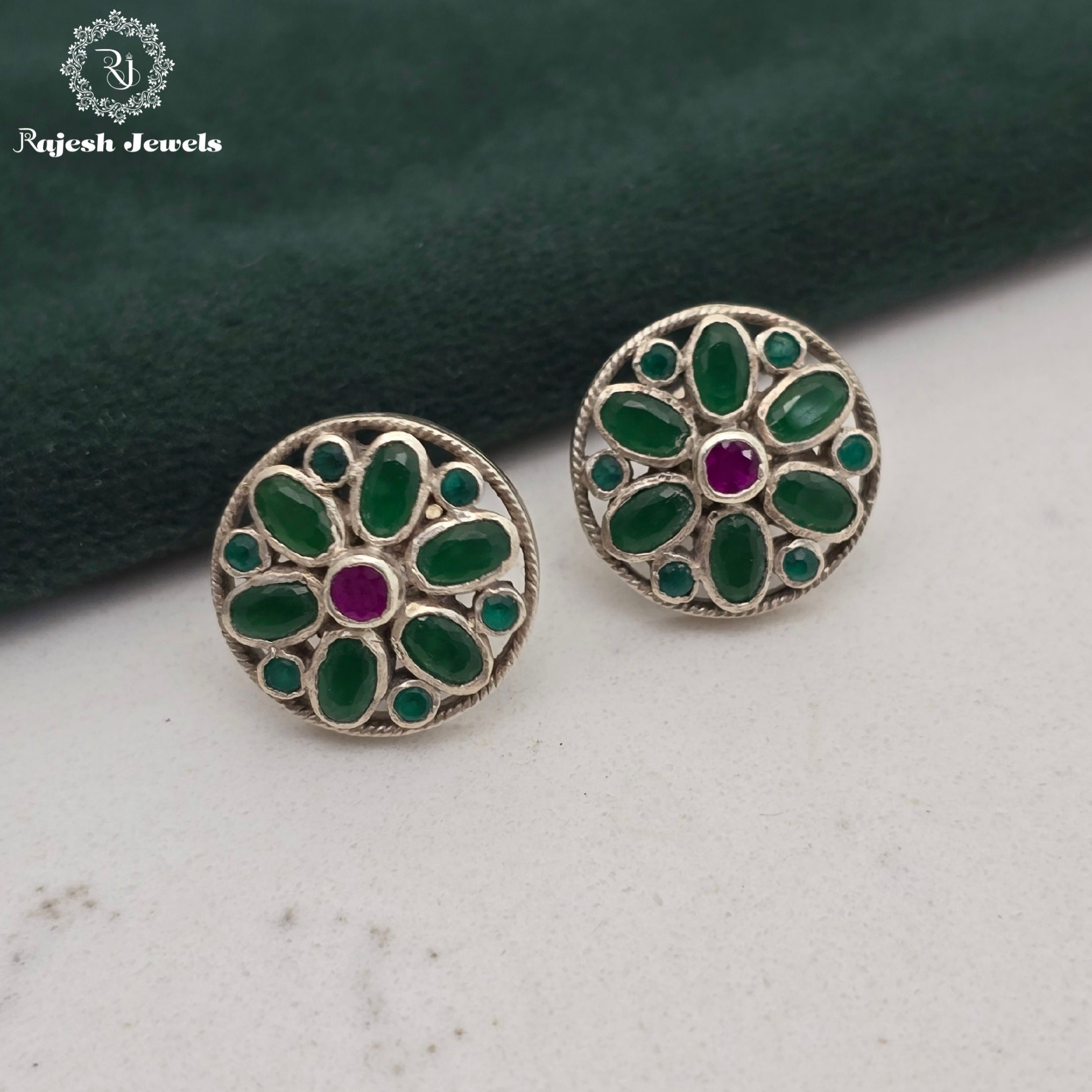 Attractive Round Stud Earrings