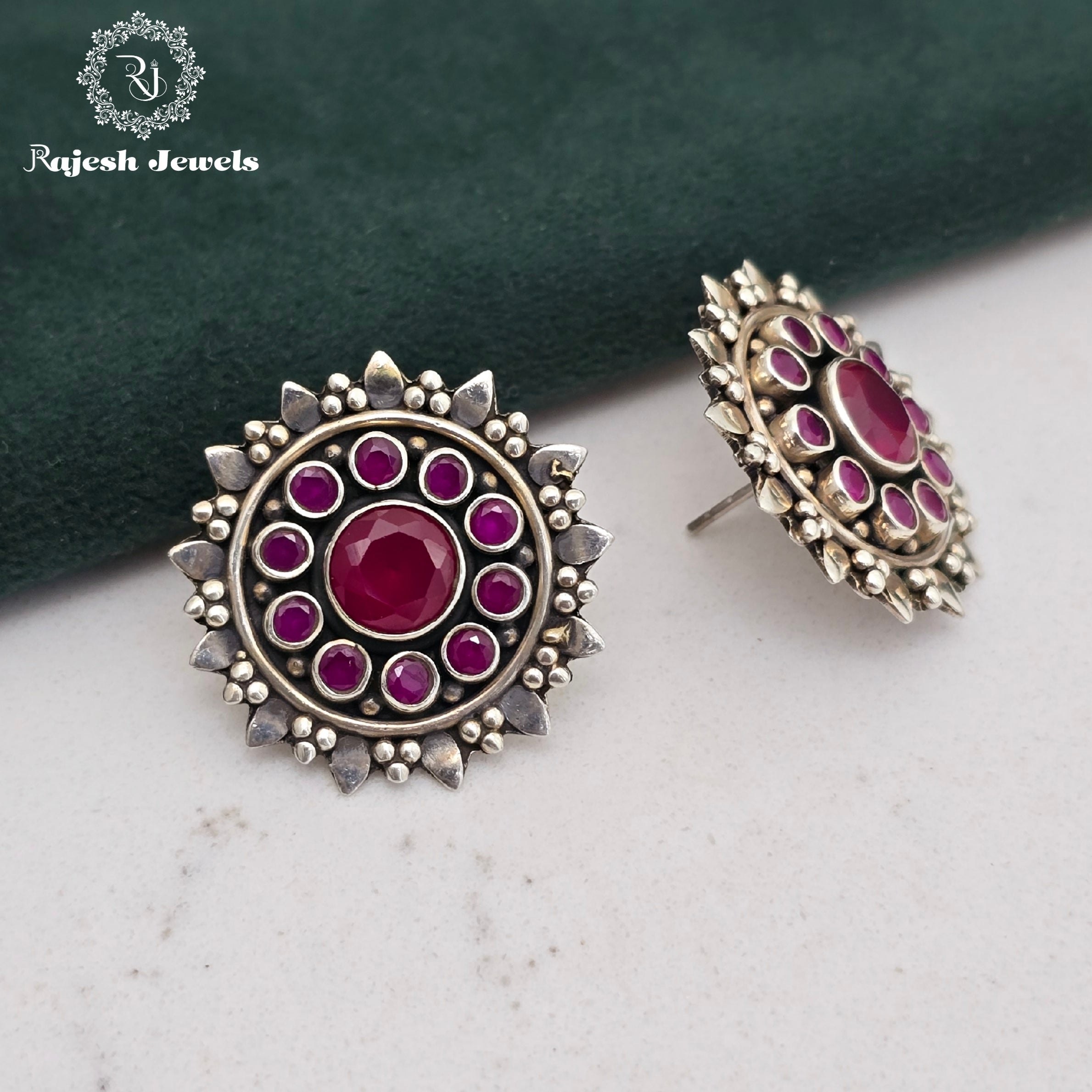 Amazing Cutstone Stud Earrings