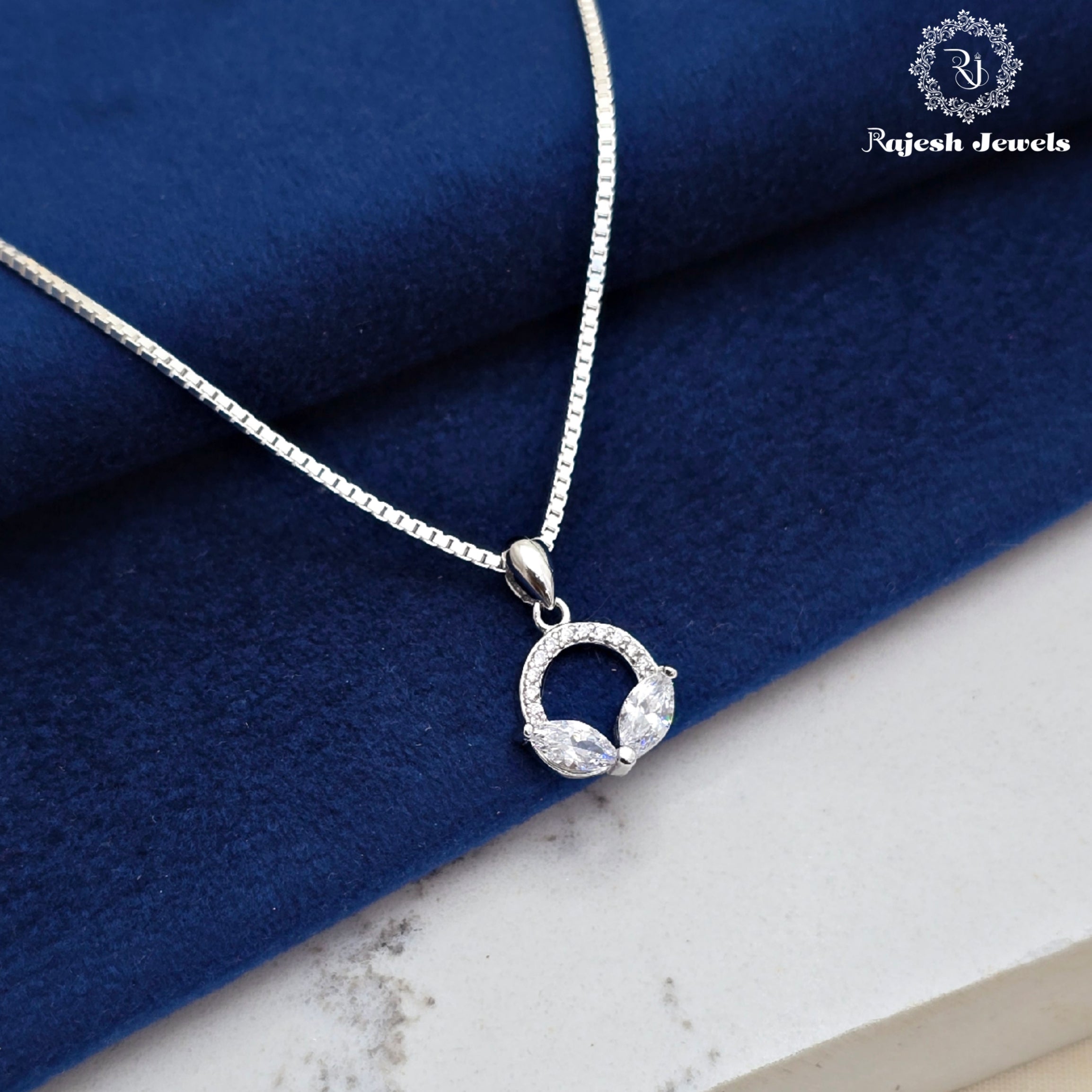 Luxurious Cz Chain & Pendant