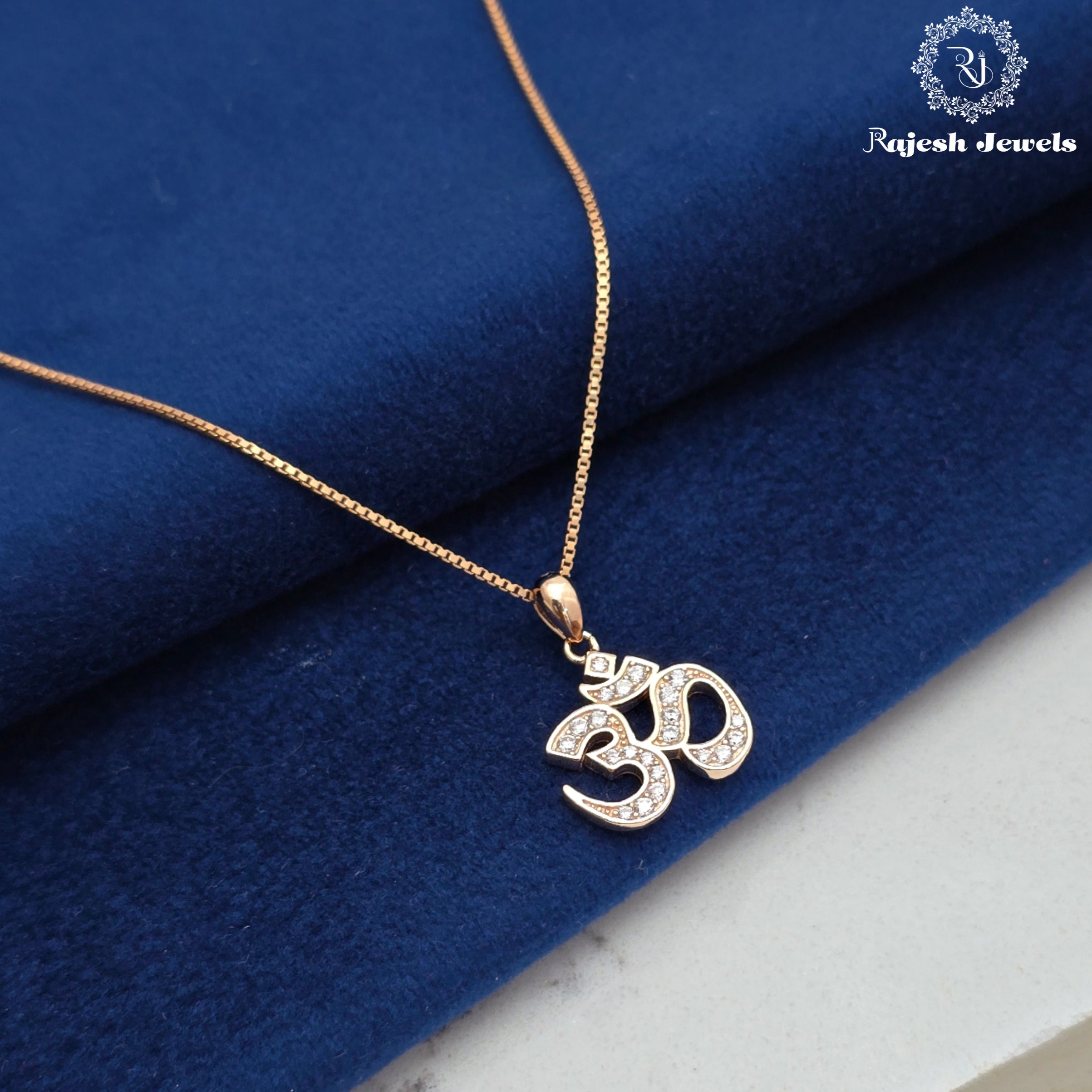 Sleek Rosegold Chain & Pendant