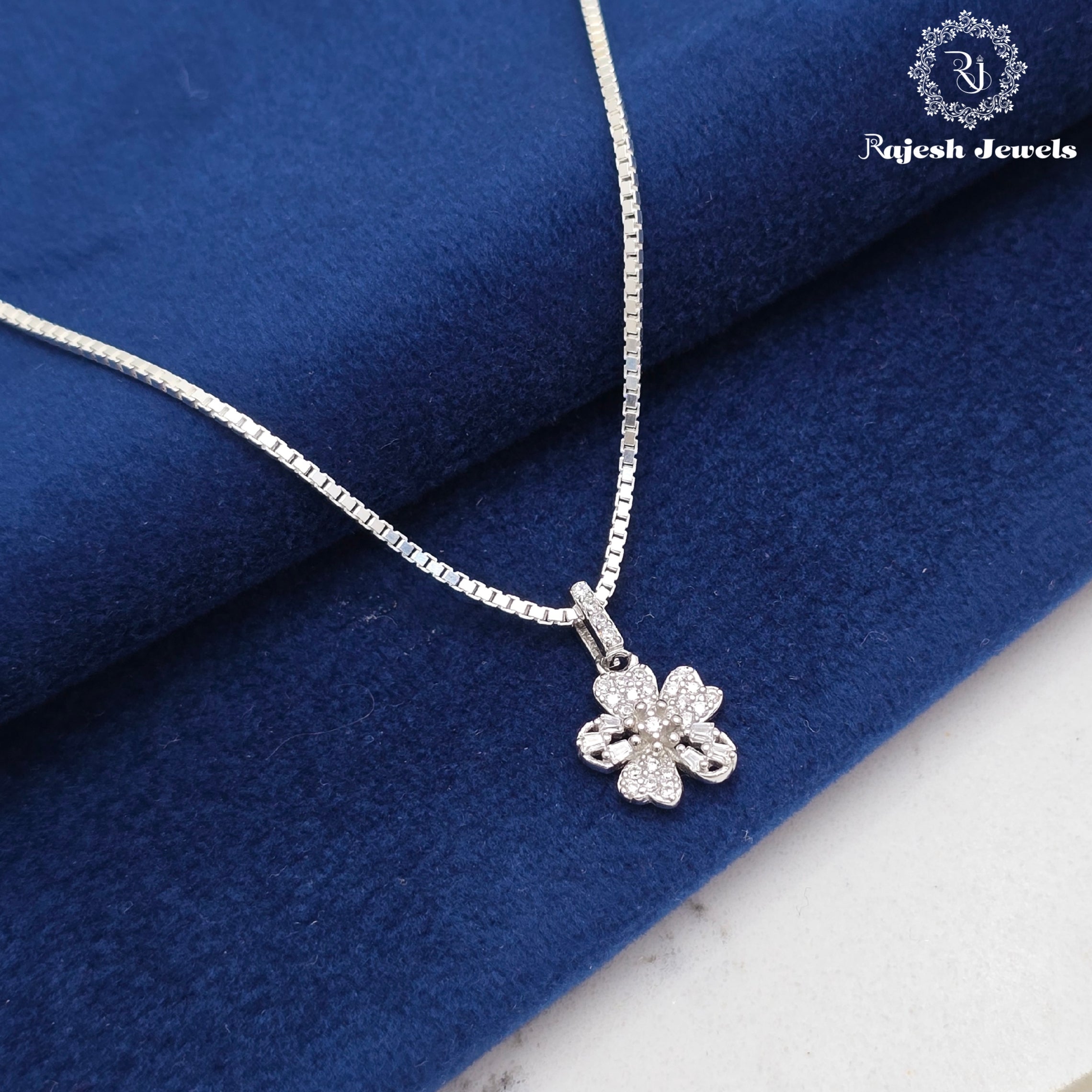 Luxurious Cz Chain & Pendant
