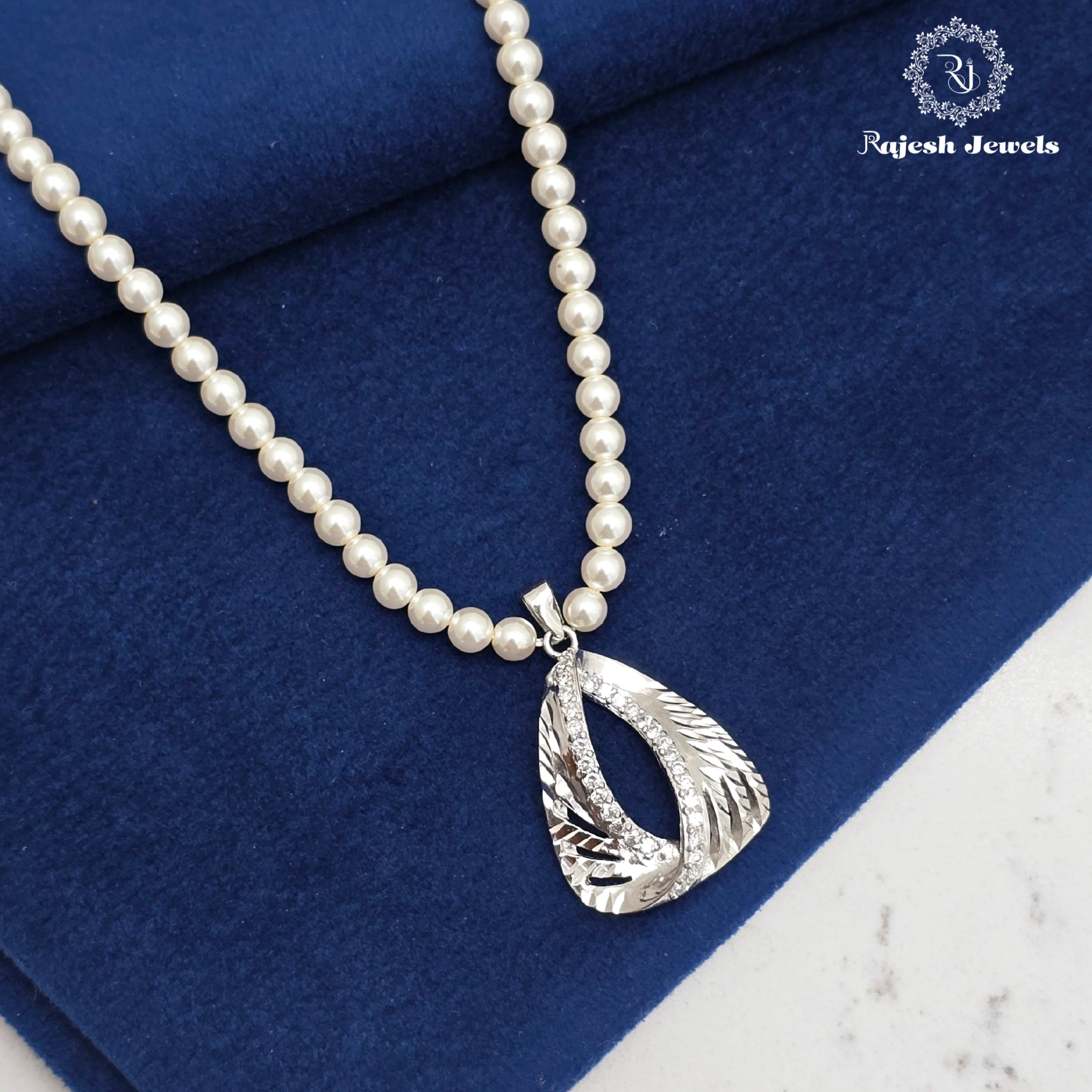 Luxurious Cz Pearl Necklace
