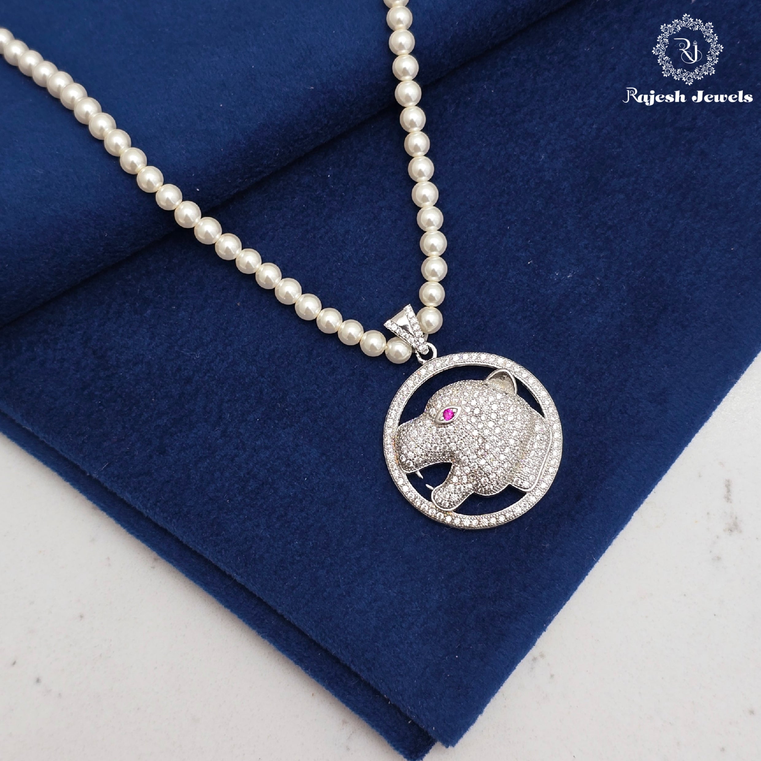 Jaguar Pearl Necklace