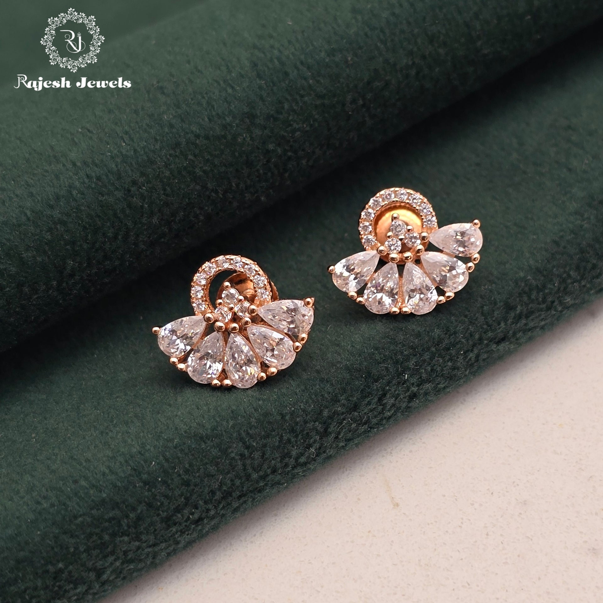 Shimmering Rosegold South Screw Earrings