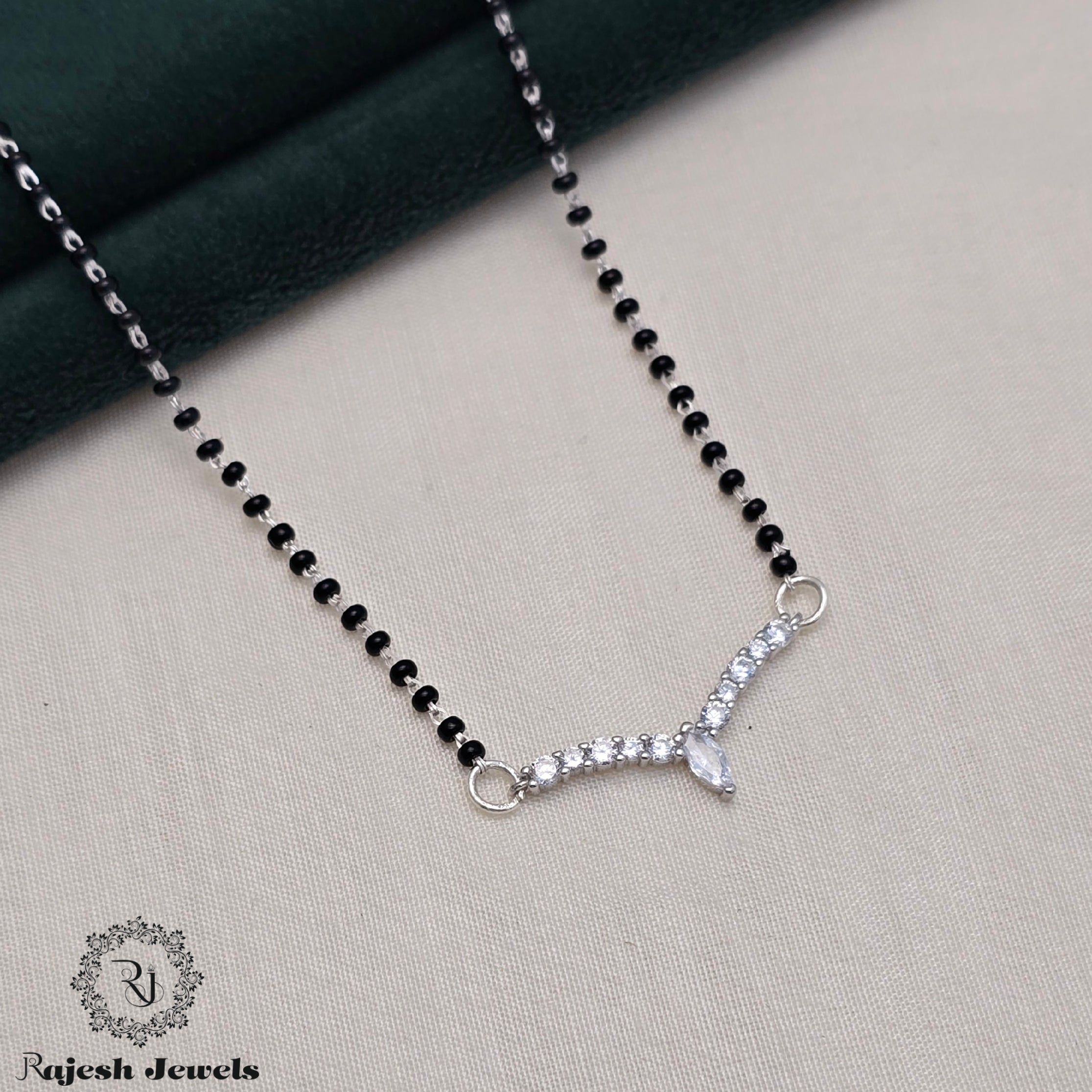 Sleek Blackbead Mangalsutra