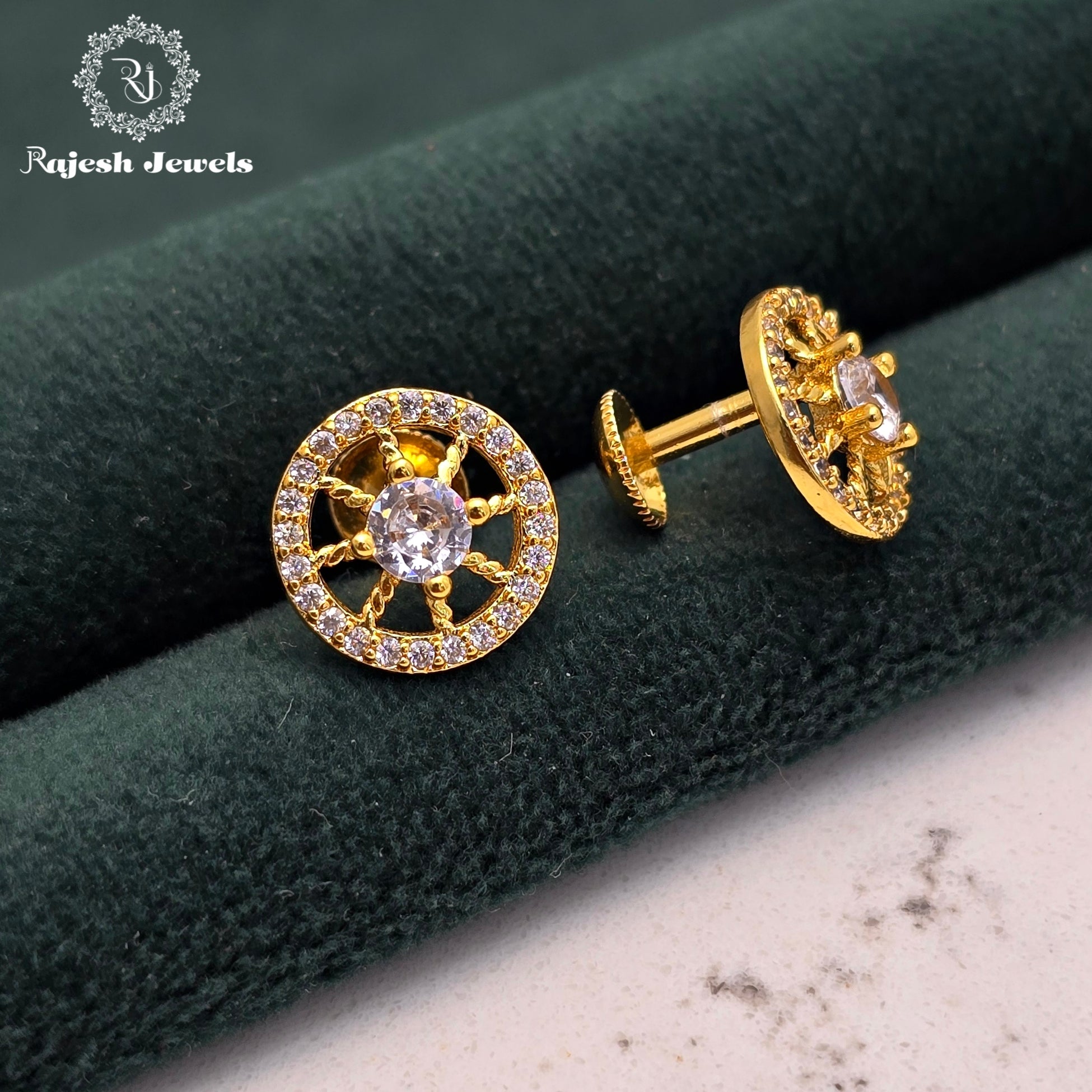 Beautiful Cz South Screw Stud
