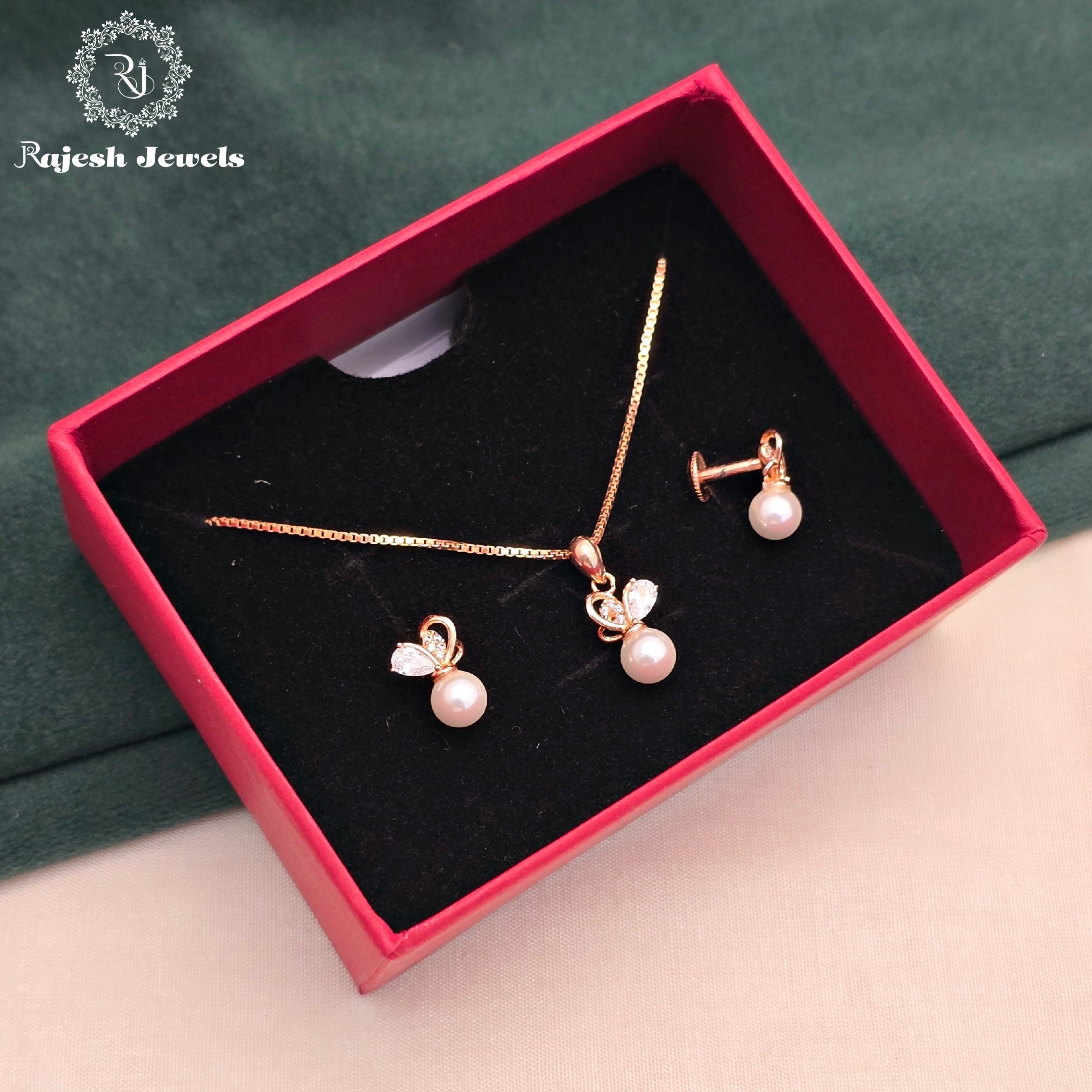 Magnificent Cz Rosegold Polish Pendant Set
