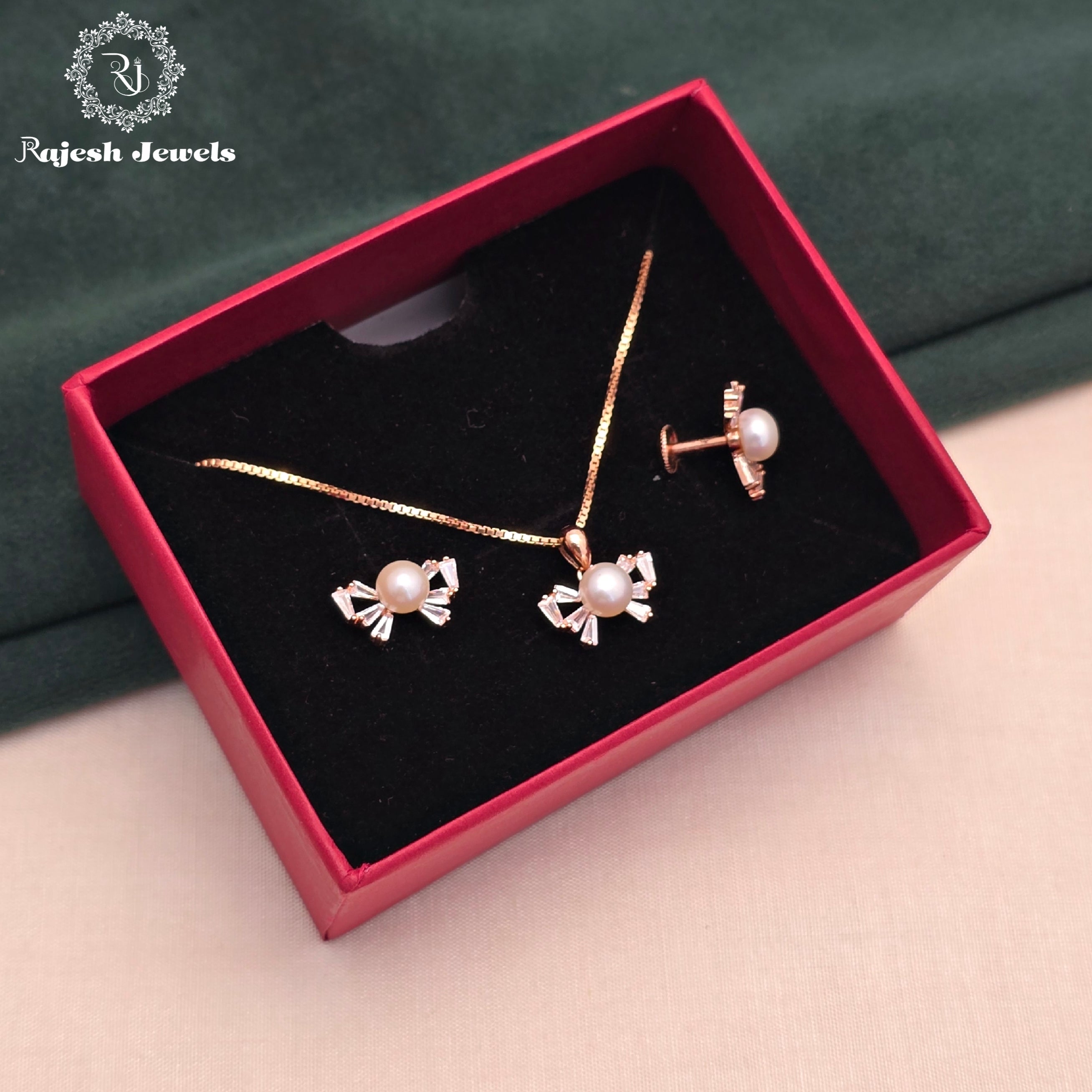 Exclusive Butterfly Pearl Rosegold Pendant Set