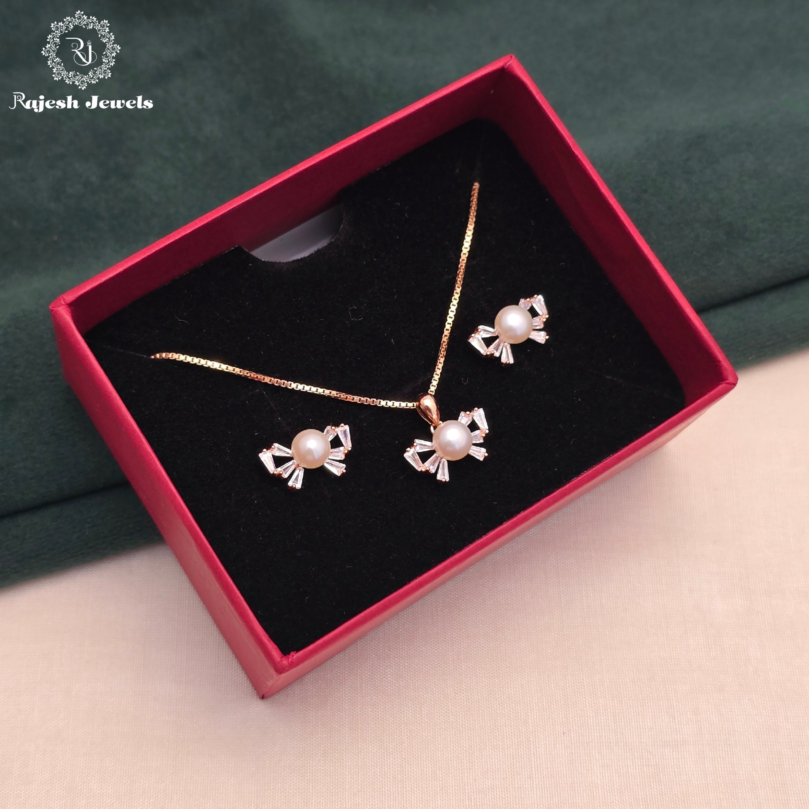 Exclusive Butterfly Pearl Rosegold Pendant Set