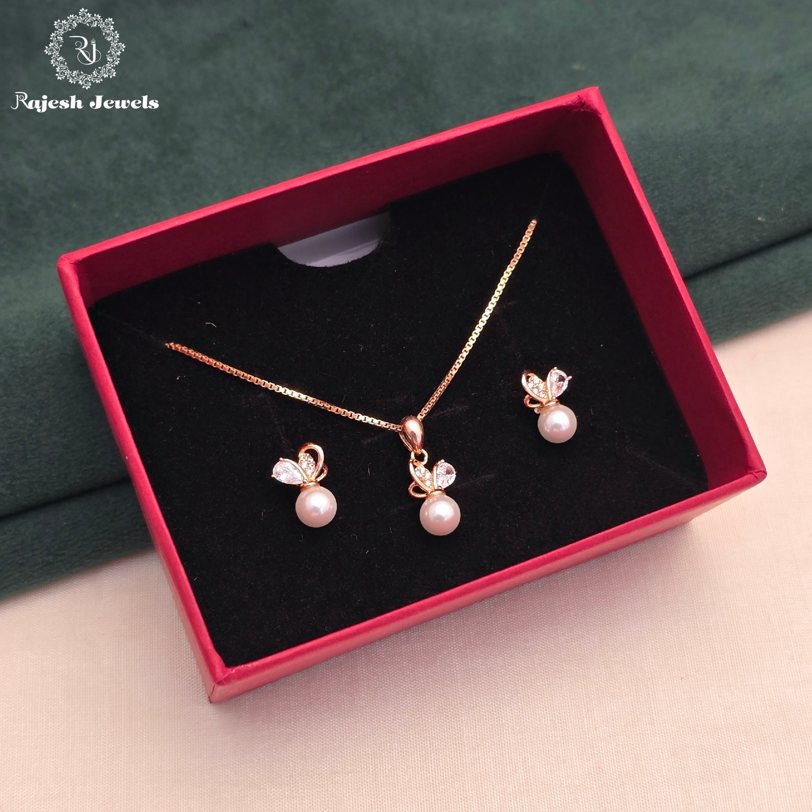 Magnificent Cz Rosegold Polish Pendant Set