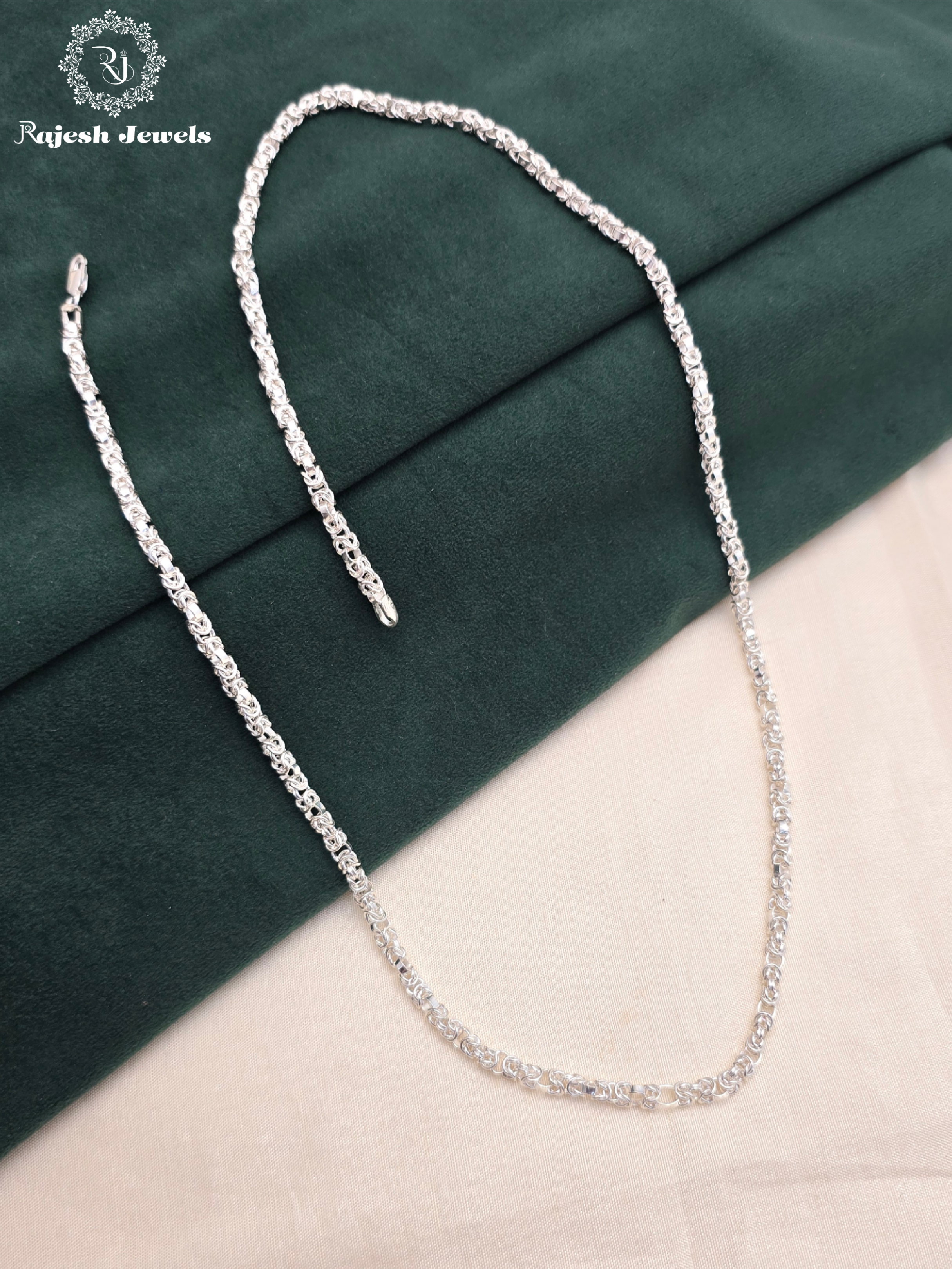 Superlative Interlinked Sterling Silver Neckchain